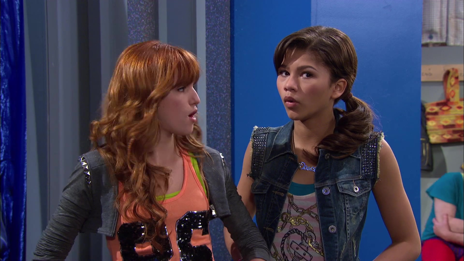 Shake_It_Up_S02E07_Double_Pegasus_It_Up_1080p_BTD_001733.jpg Shake_It_Up_S02E07_Double_Pegasus_It_Up_1080p_BTD_001733.jpg