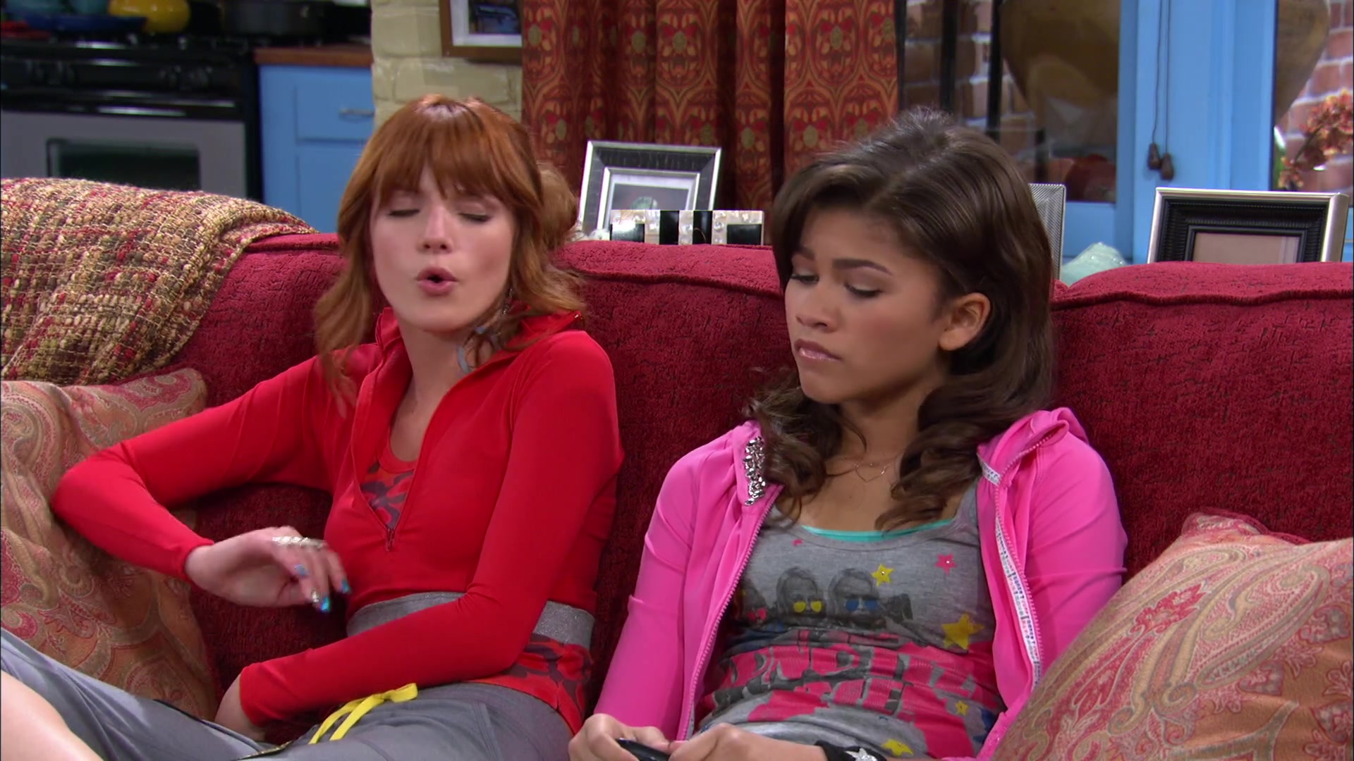 Shake_It_Up_S02E07_Double_Pegasus_It_Up_1080p_BTD_002050.jpg