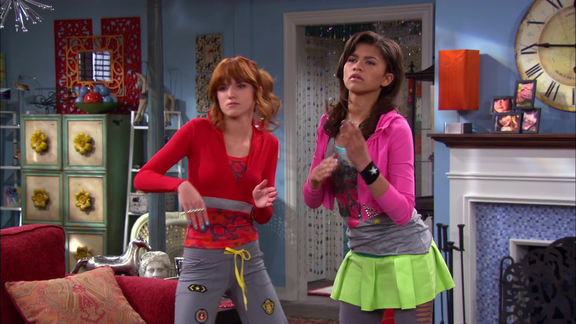 Shake_It_Up_S02E07_Double_Pegasus_It_Up_1080p_BTD_002180.jpg Shake_It_Up_S02E07_Double_Pegasus_It_Up_1080p_BTD_002180.jpg