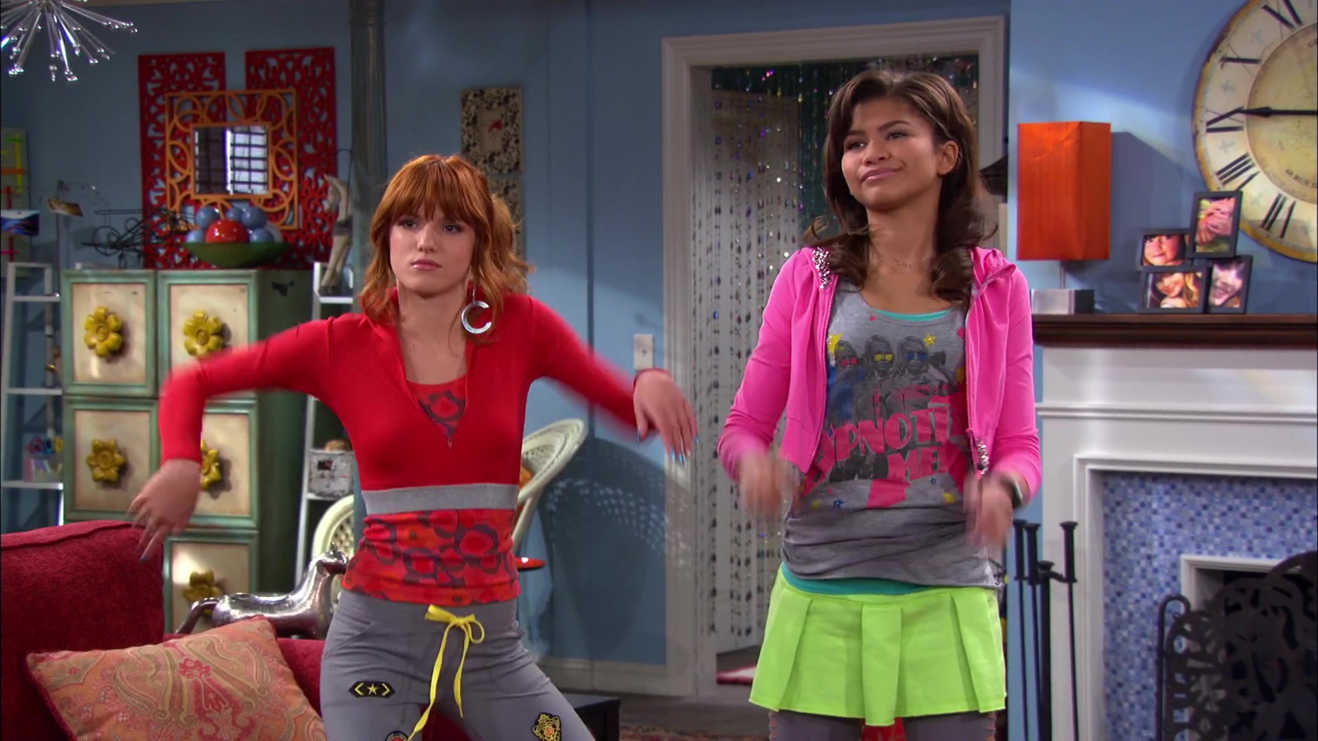 Shake_It_Up_S02E07_Double_Pegasus_It_Up_1080p_BTD_002184.jpg Shake_It_Up_S02E07_Double_Pegasus_It_Up_1080p_BTD_002184.jpg