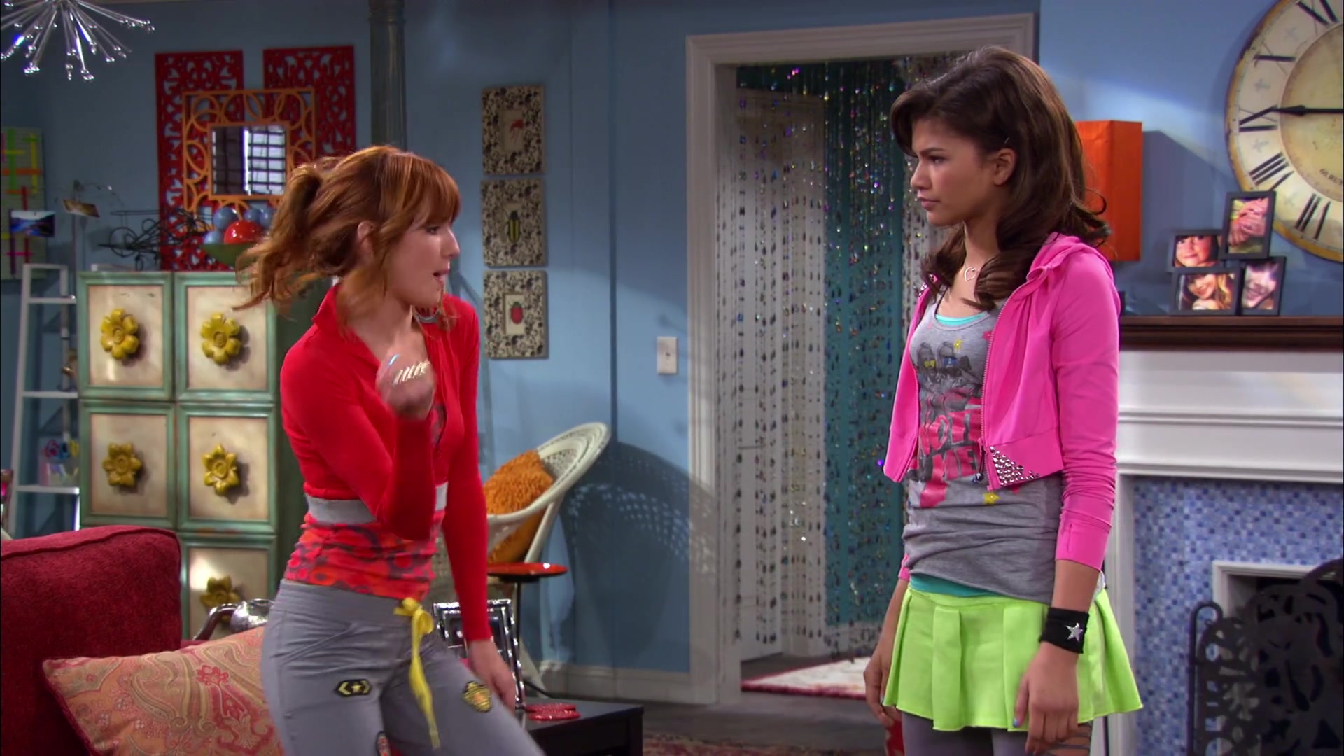 Shake_It_Up_S02E07_Double_Pegasus_It_Up_1080p_BTD_002210.jpg Shake_It_Up_S02E07_Double_Pegasus_It_Up_1080p_BTD_002210.jpg