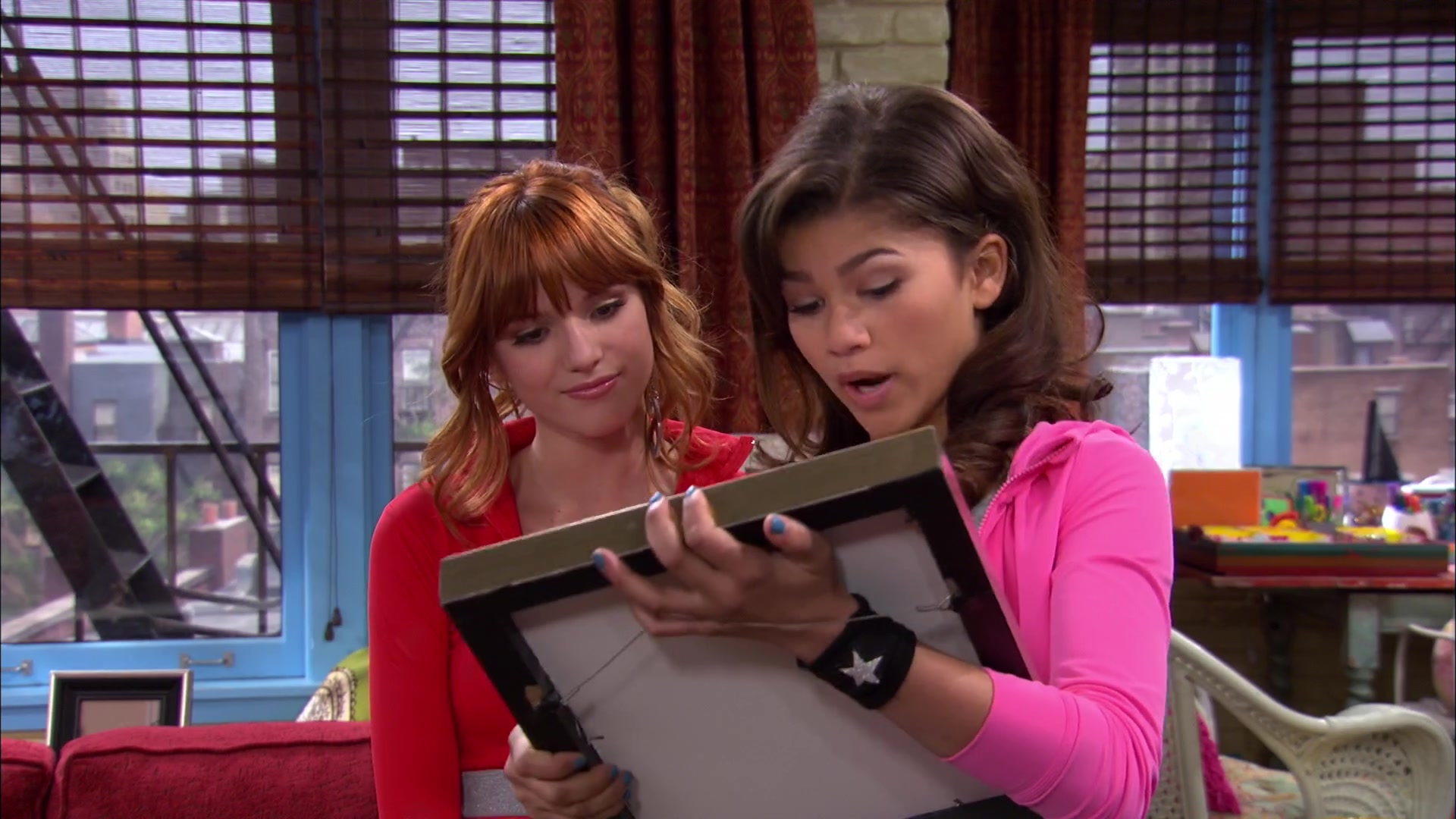 Shake_It_Up_S02E07_Double_Pegasus_It_Up_1080p_BTD_002273.jpg Shake_It_Up_S02E07_Double_Pegasus_It_Up_1080p_BTD_002273.jpg