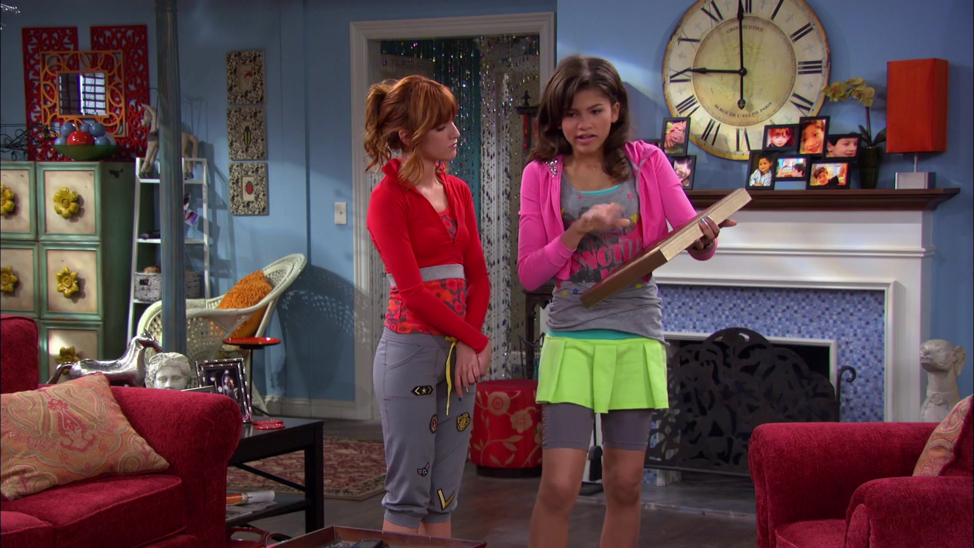 Shake_It_Up_S02E07_Double_Pegasus_It_Up_1080p_BTD_002279.jpg Shake_It_Up_S02E07_Double_Pegasus_It_Up_1080p_BTD_002279.jpg