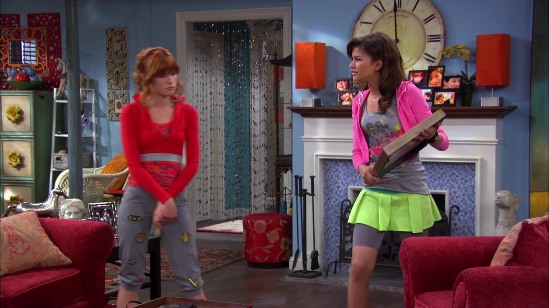 Shake_It_Up_S02E07_Double_Pegasus_It_Up_1080p_BTD_002283.jpg Shake_It_Up_S02E07_Double_Pegasus_It_Up_1080p_BTD_002283.jpg