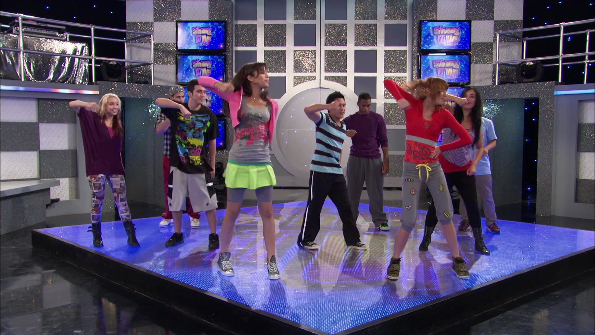 Shake_It_Up_S02E07_Double_Pegasus_It_Up_1080p_BTD_002322.jpg Shake_It_Up_S02E07_Double_Pegasus_It_Up_1080p_BTD_002322.jpg