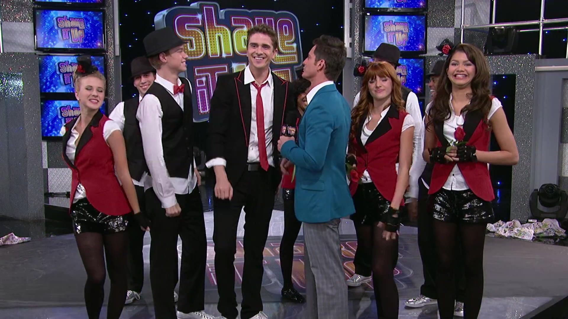 Shake_It_Up_S02E08_Auction_It_Up_1080p_BTD_000215.jpg