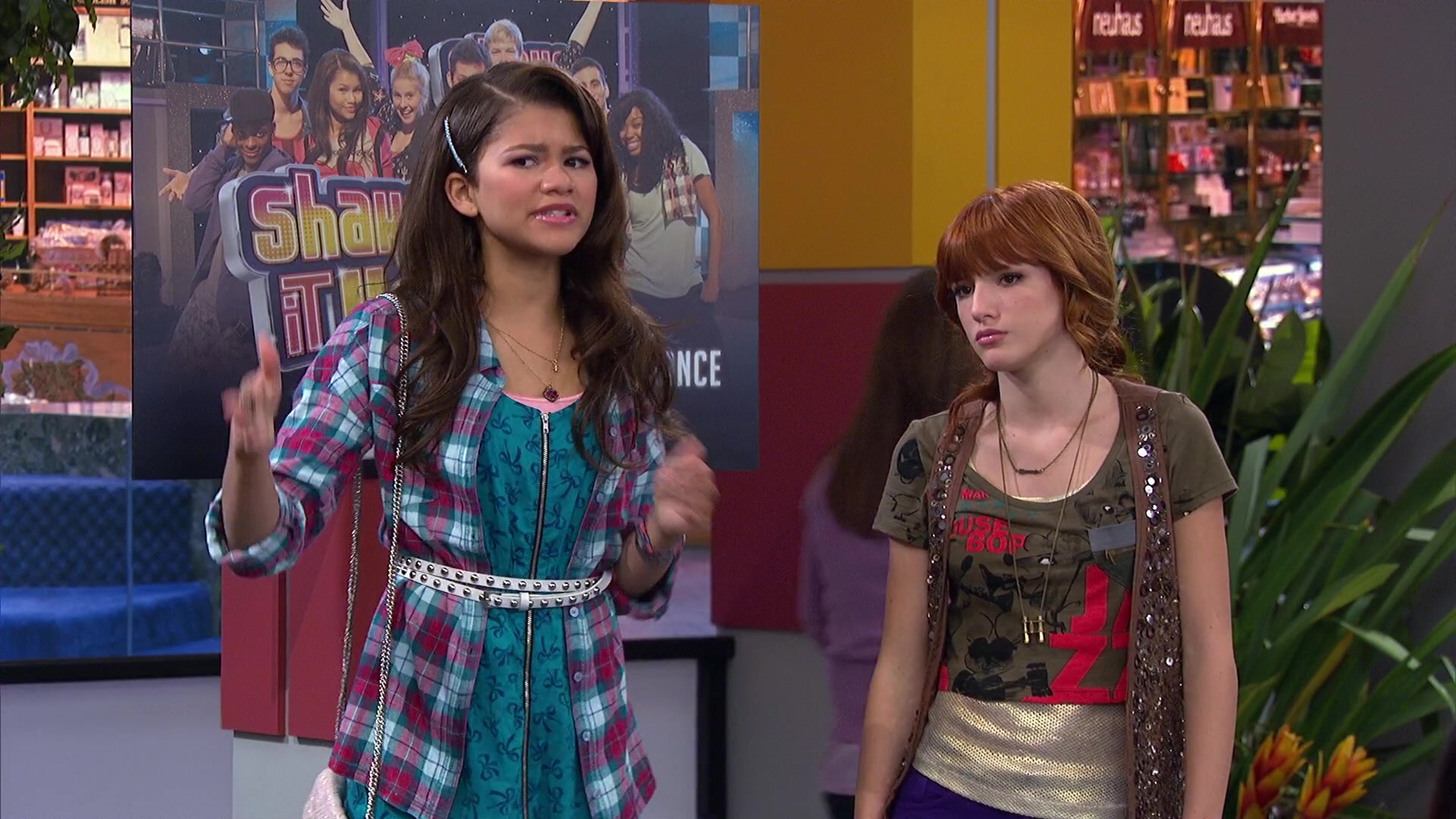 Shake_It_Up_S02E08_Auction_It_Up_1080p_BTD_000421.jpg Shake_It_Up_S02E08_Auction_It_Up_1080p_BTD_000421.jpg