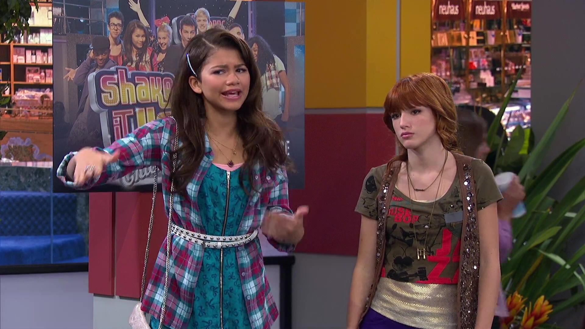 Shake_It_Up_S02E08_Auction_It_Up_1080p_BTD_000422.jpg Shake_It_Up_S02E08_Auction_It_Up_1080p_BTD_000422.jpg