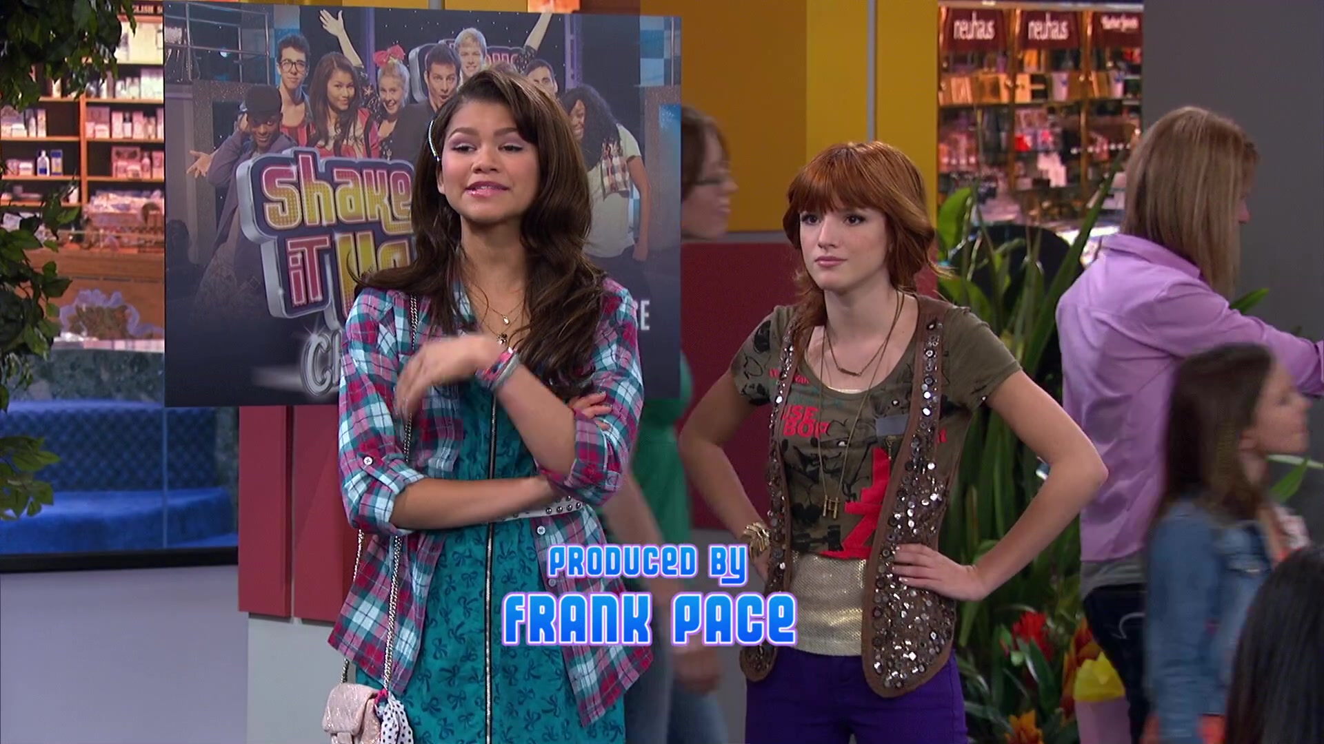 Shake_It_Up_S02E08_Auction_It_Up_1080p_BTD_000440.jpg