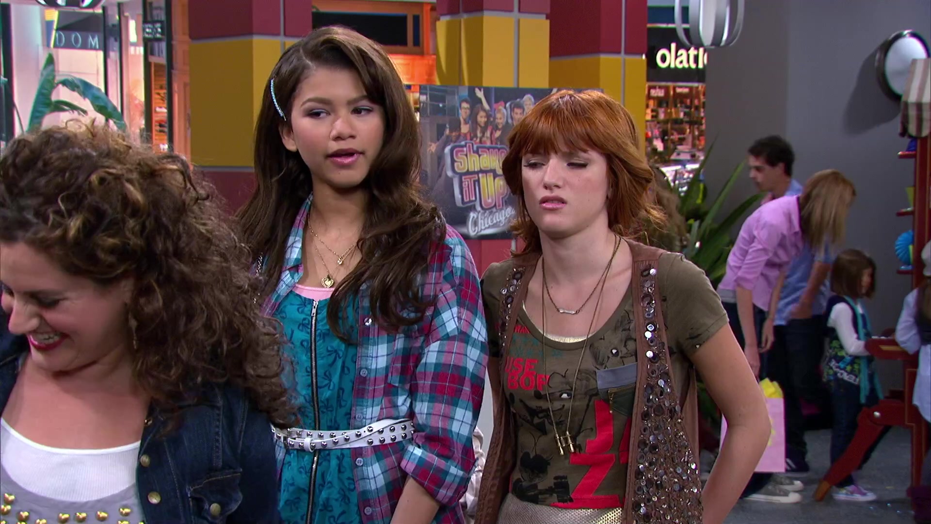 Shake_It_Up_S02E08_Auction_It_Up_1080p_BTD_000490.jpg