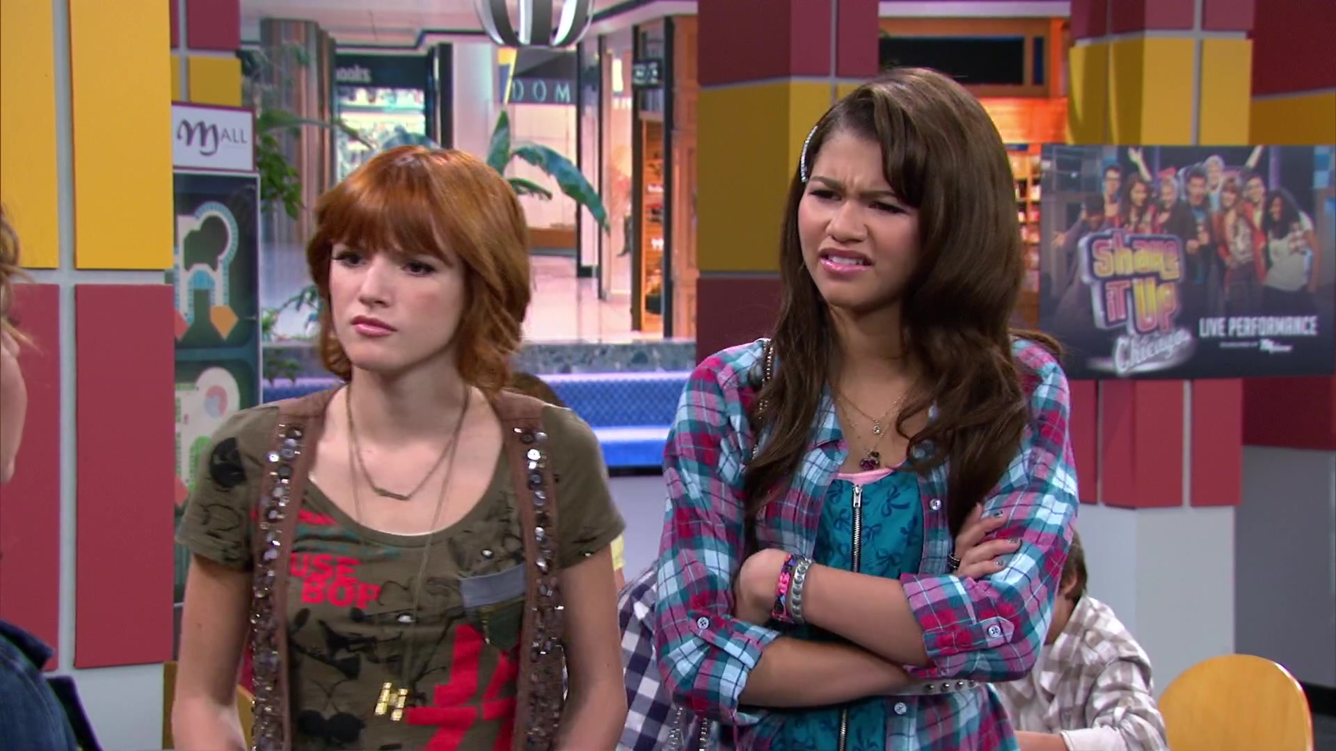 Shake_It_Up_S02E08_Auction_It_Up_1080p_BTD_000592.jpg Shake_It_Up_S02E08_Auction_It_Up_1080p_BTD_000592.jpg
