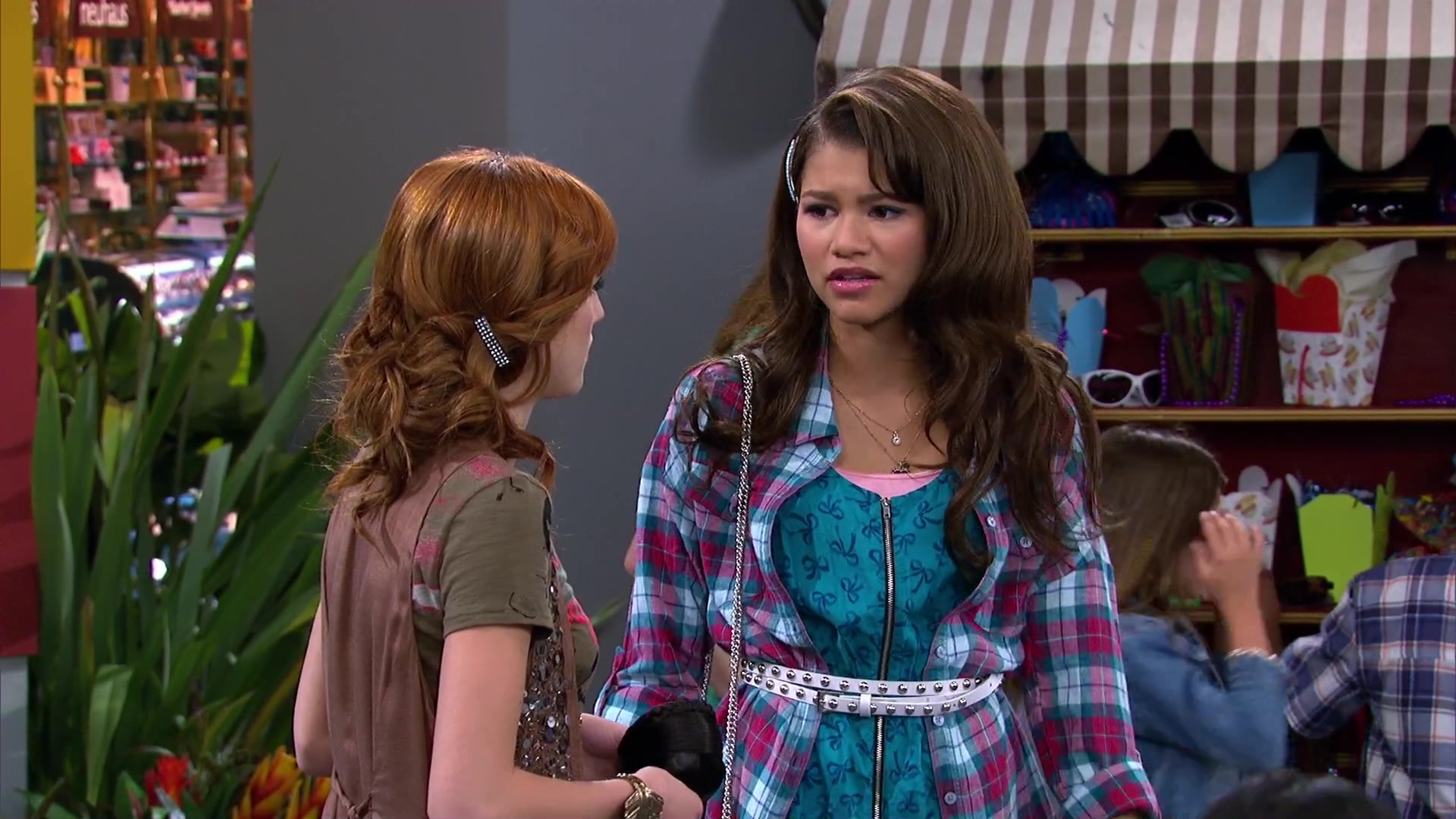 Shake_It_Up_S02E08_Auction_It_Up_1080p_BTD_000671.jpg Shake_It_Up_S02E08_Auction_It_Up_1080p_BTD_000671.jpg