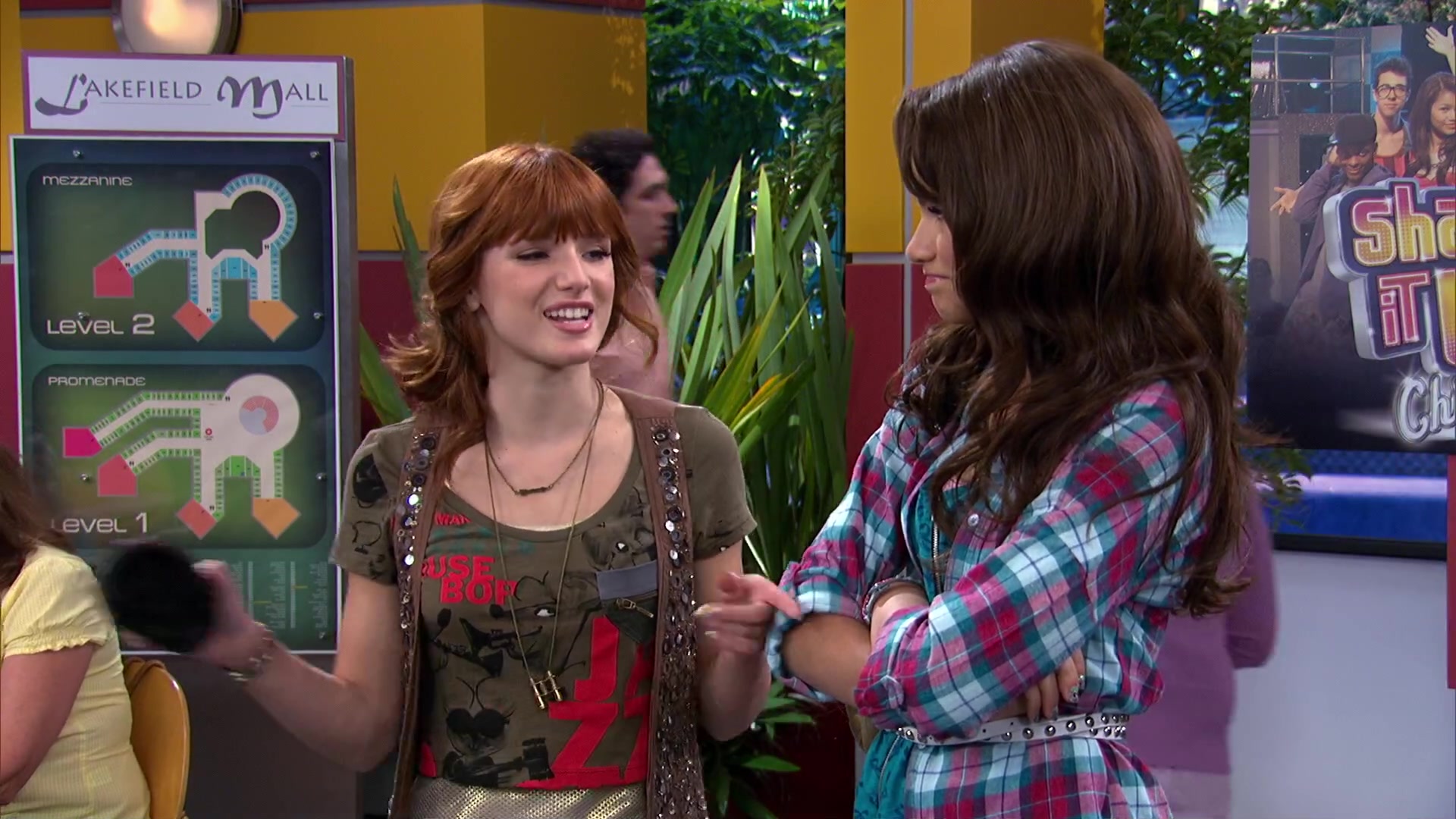 Shake_It_Up_S02E08_Auction_It_Up_1080p_BTD_000696.jpg Shake_It_Up_S02E08_Auction_It_Up_1080p_BTD_000696.jpg