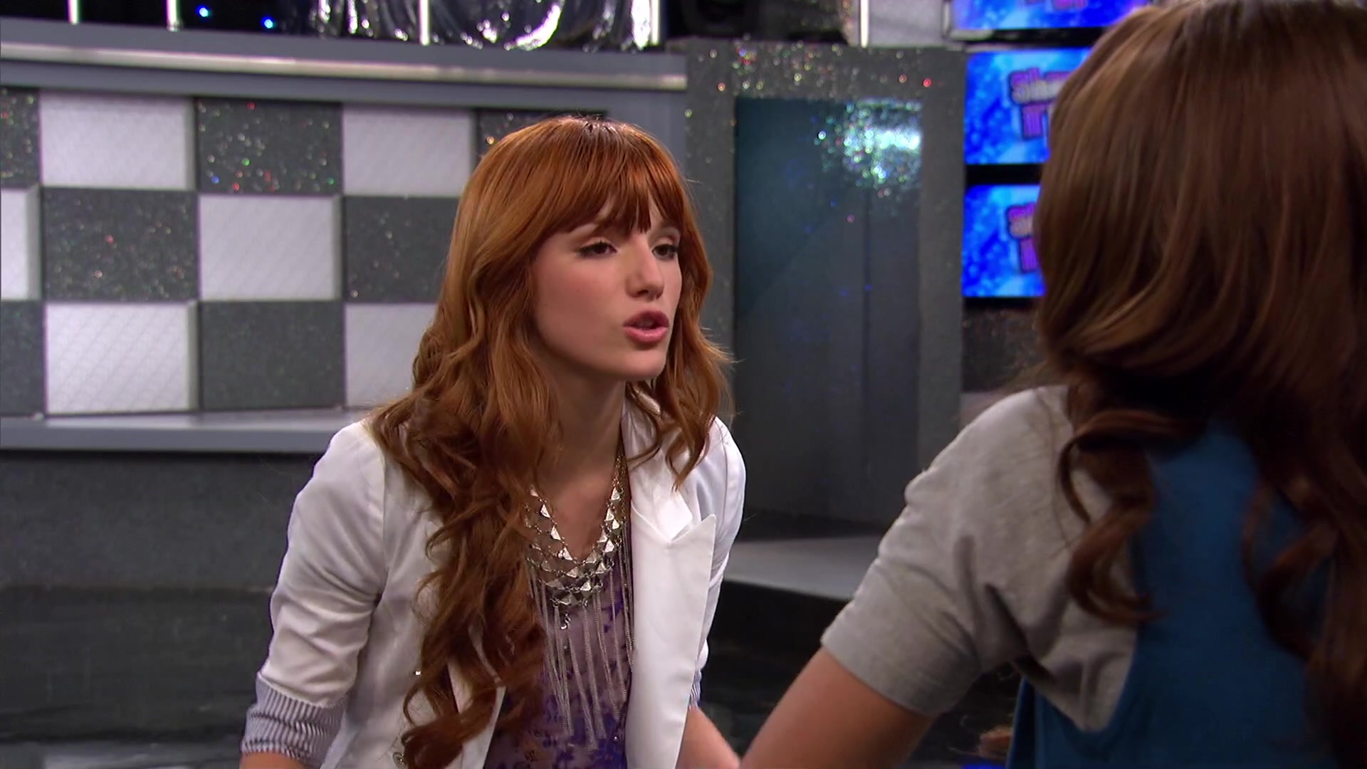 Shake_It_Up_S02E08_Auction_It_Up_1080p_BTD_001415.jpg