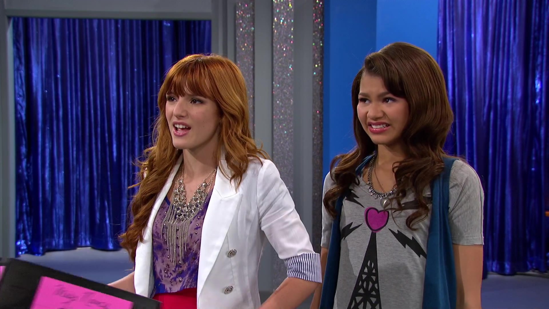Shake_It_Up_S02E08_Auction_It_Up_1080p_BTD_001501.jpg Shake_It_Up_S02E08_Auction_It_Up_1080p_BTD_001501.jpg