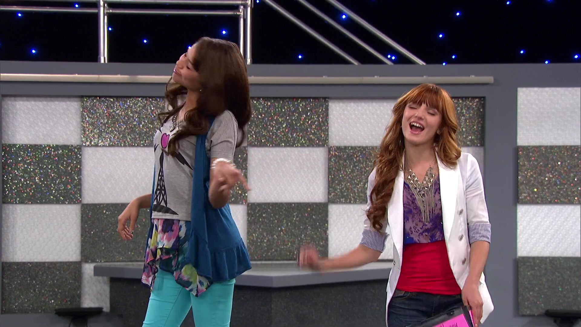 Shake_It_Up_S02E08_Auction_It_Up_1080p_BTD_001584.jpg