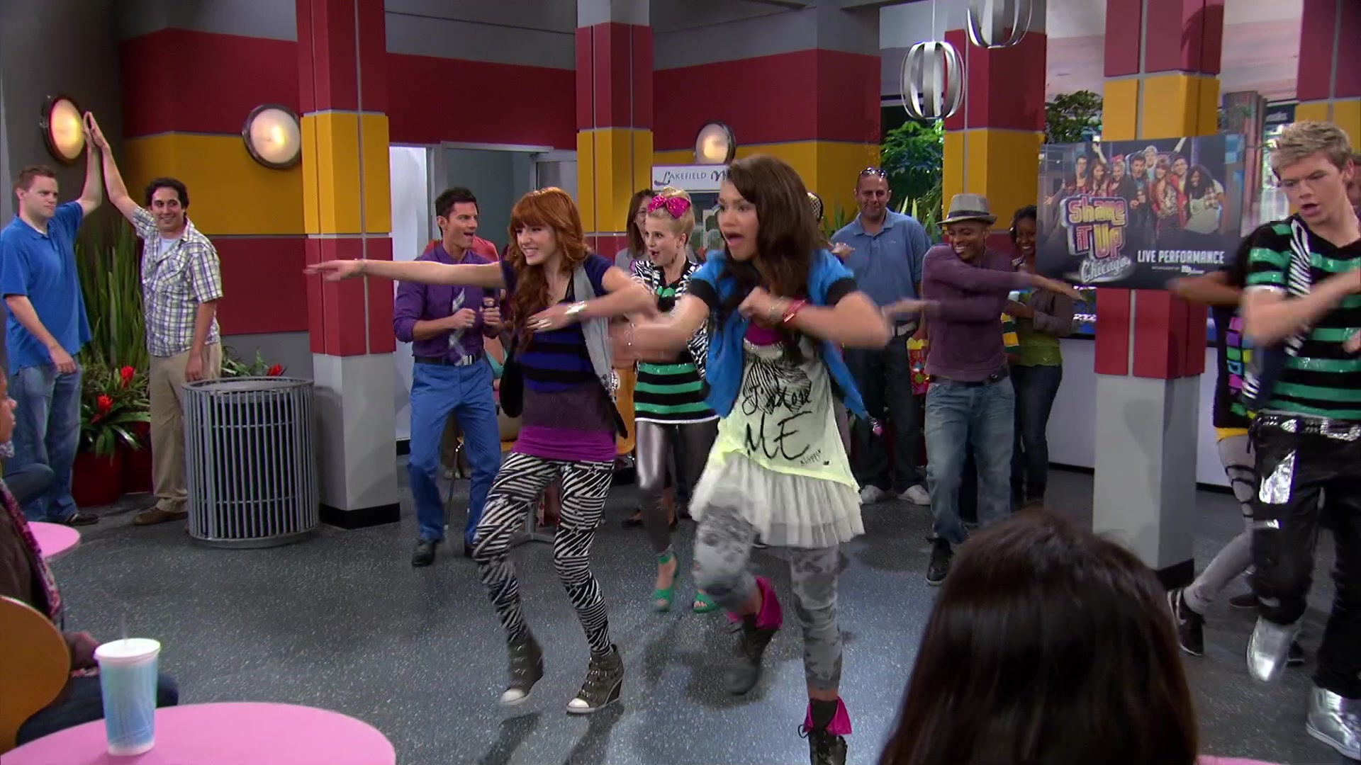 Shake_It_Up_S02E08_Auction_It_Up_1080p_BTD_001602.jpg