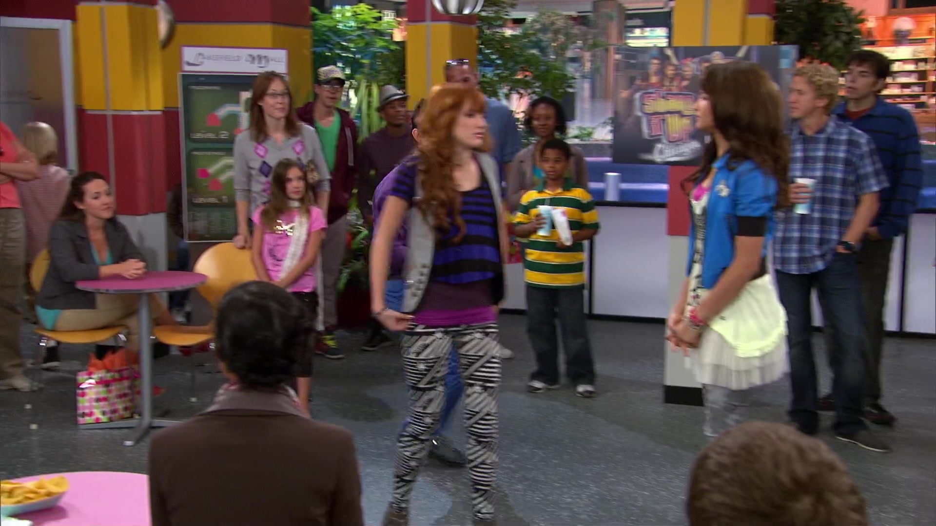 Shake_It_Up_S02E08_Auction_It_Up_1080p_BTD_001677.jpg