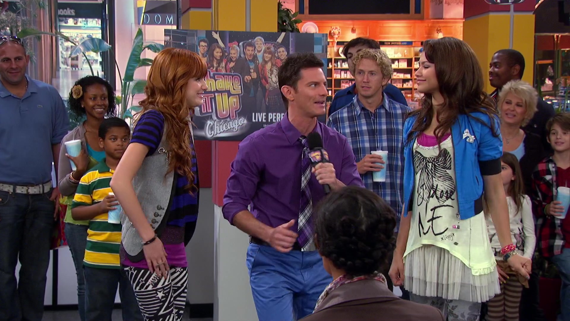 Shake_It_Up_S02E08_Auction_It_Up_1080p_BTD_001680.jpg
