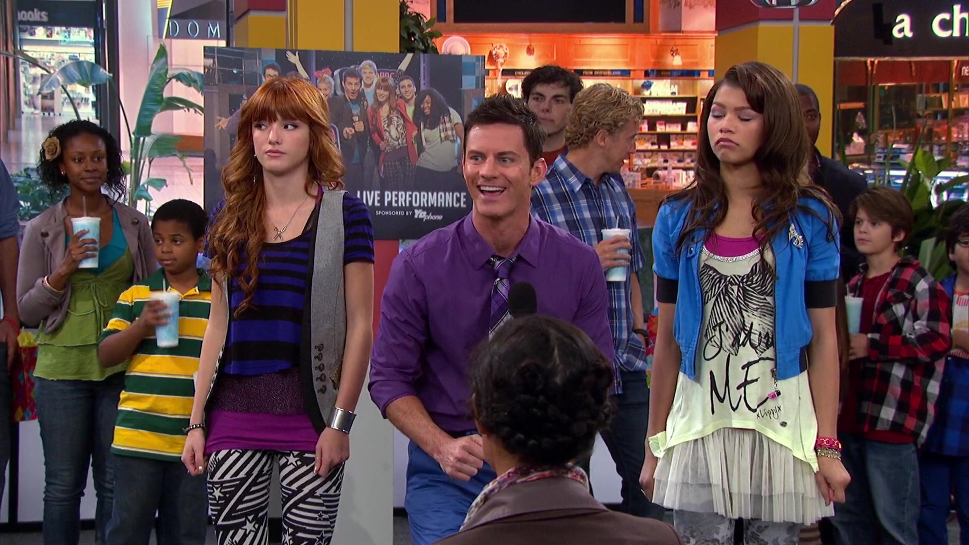 Shake_It_Up_S02E08_Auction_It_Up_1080p_BTD_001716.jpg