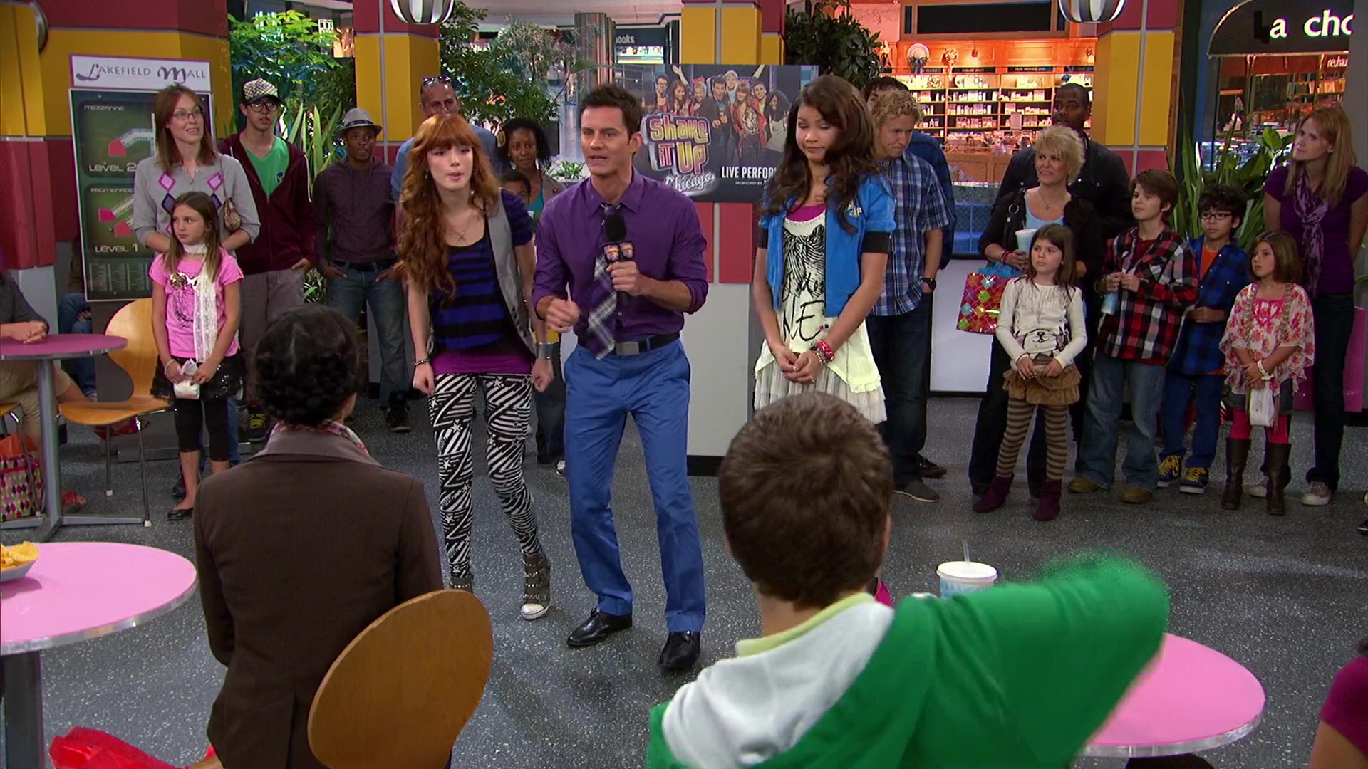 Shake_It_Up_S02E08_Auction_It_Up_1080p_BTD_001753.jpg Shake_It_Up_S02E08_Auction_It_Up_1080p_BTD_001753.jpg