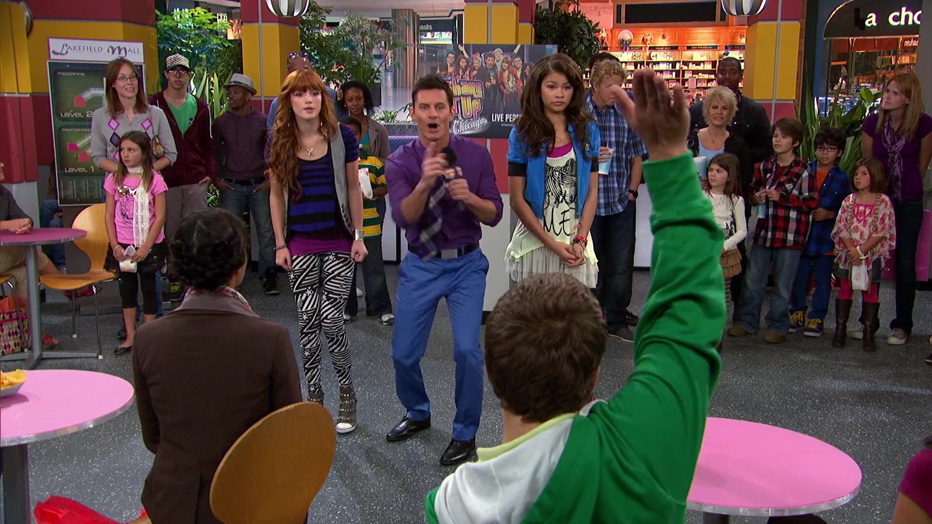 Shake_It_Up_S02E08_Auction_It_Up_1080p_BTD_001754.jpg Shake_It_Up_S02E08_Auction_It_Up_1080p_BTD_001754.jpg
