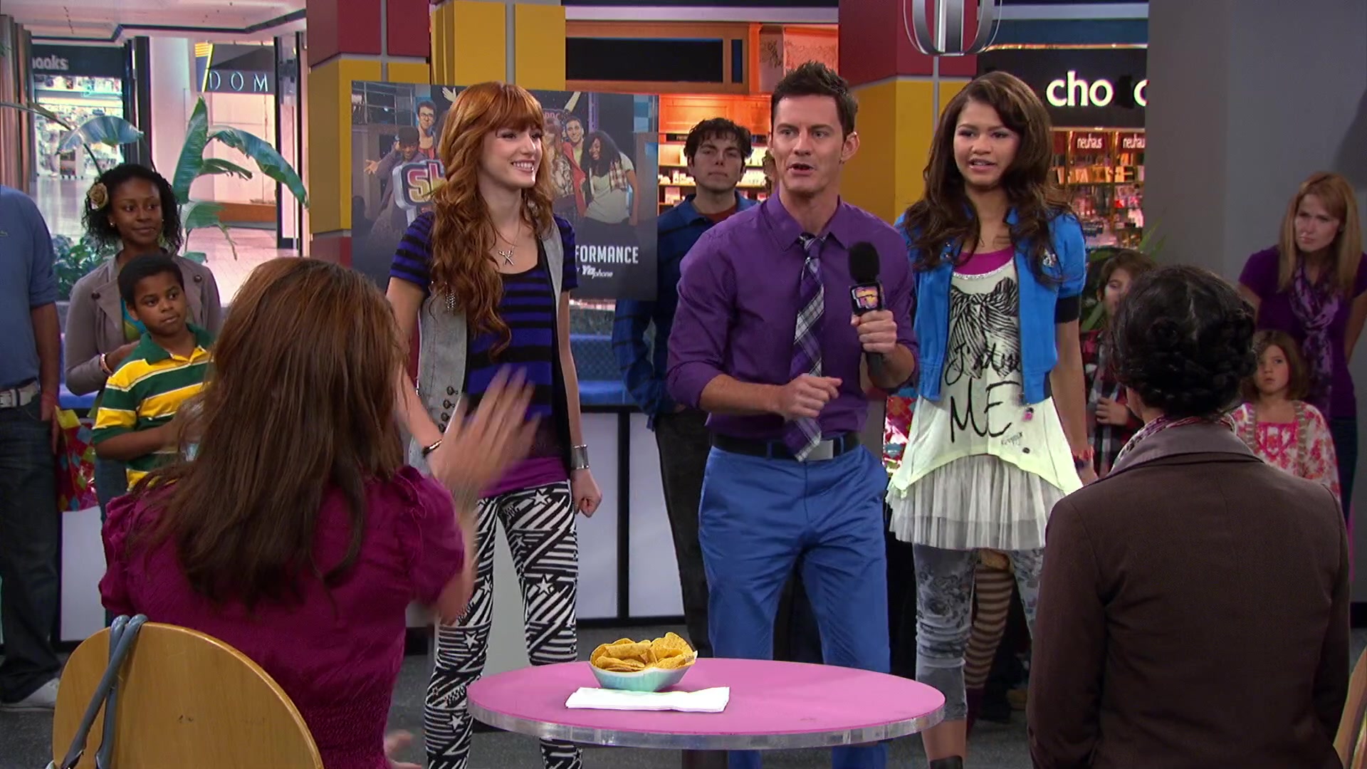 Shake_It_Up_S02E08_Auction_It_Up_1080p_BTD_001758.jpg