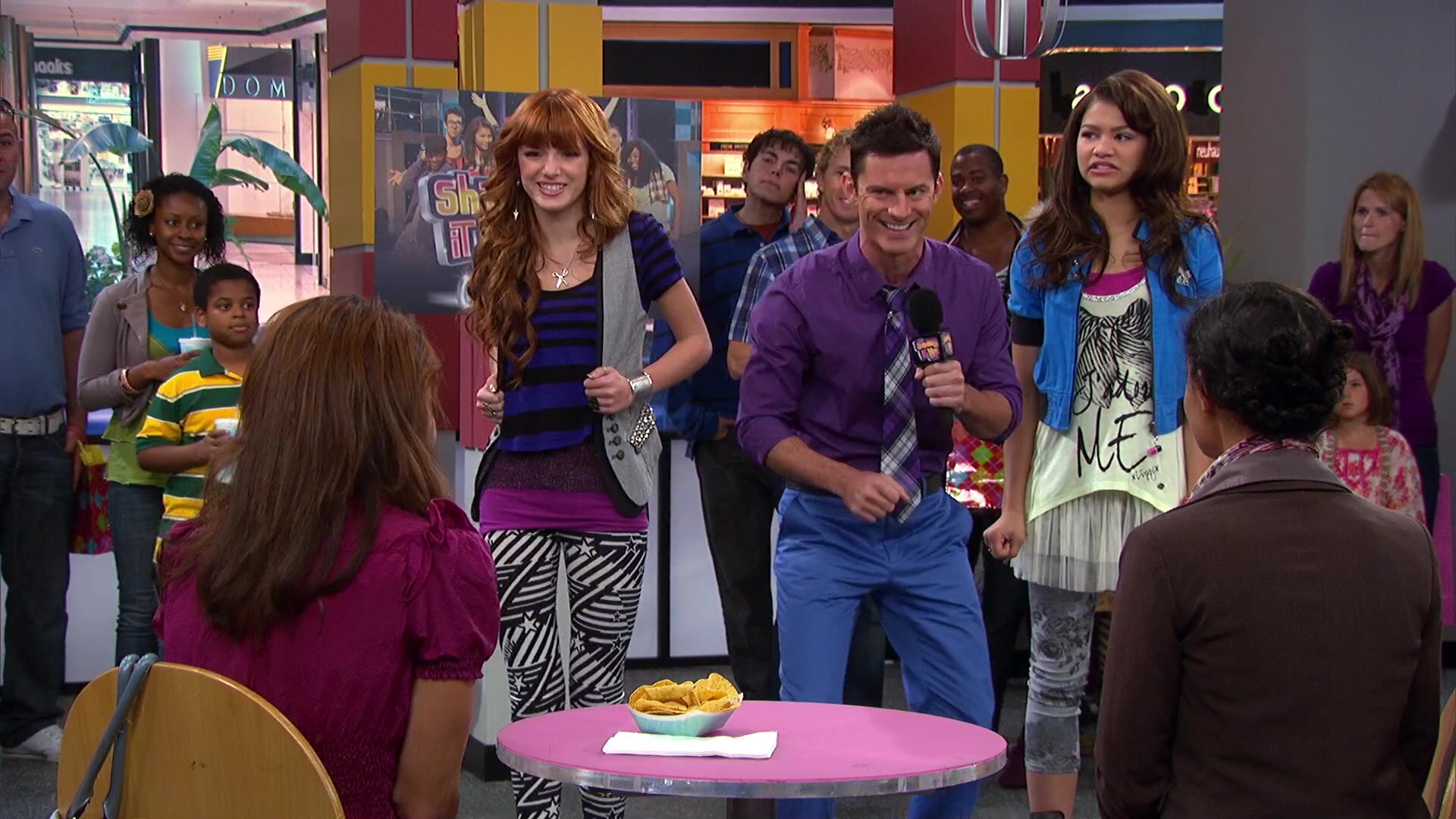 Shake_It_Up_S02E08_Auction_It_Up_1080p_BTD_001765.jpg