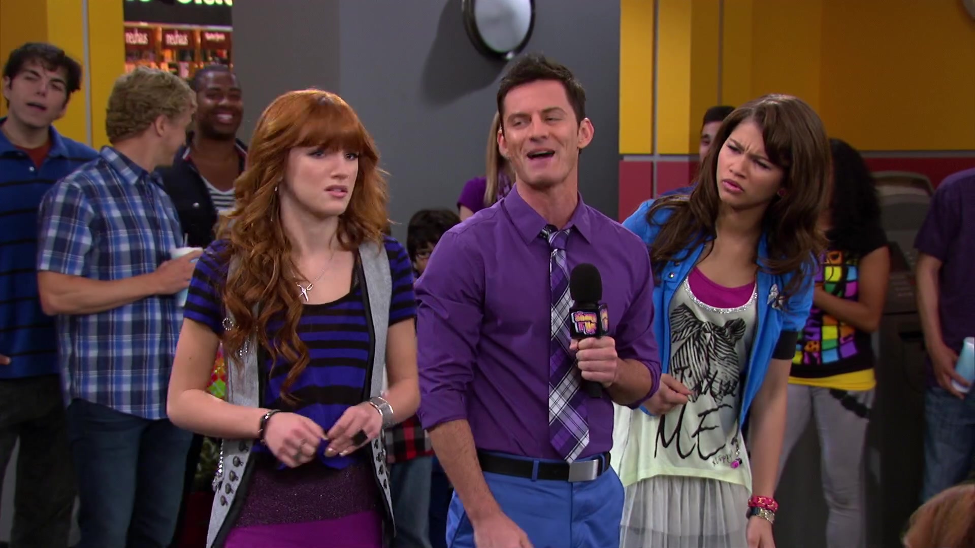 Shake_It_Up_S02E08_Auction_It_Up_1080p_BTD_001813.jpg
