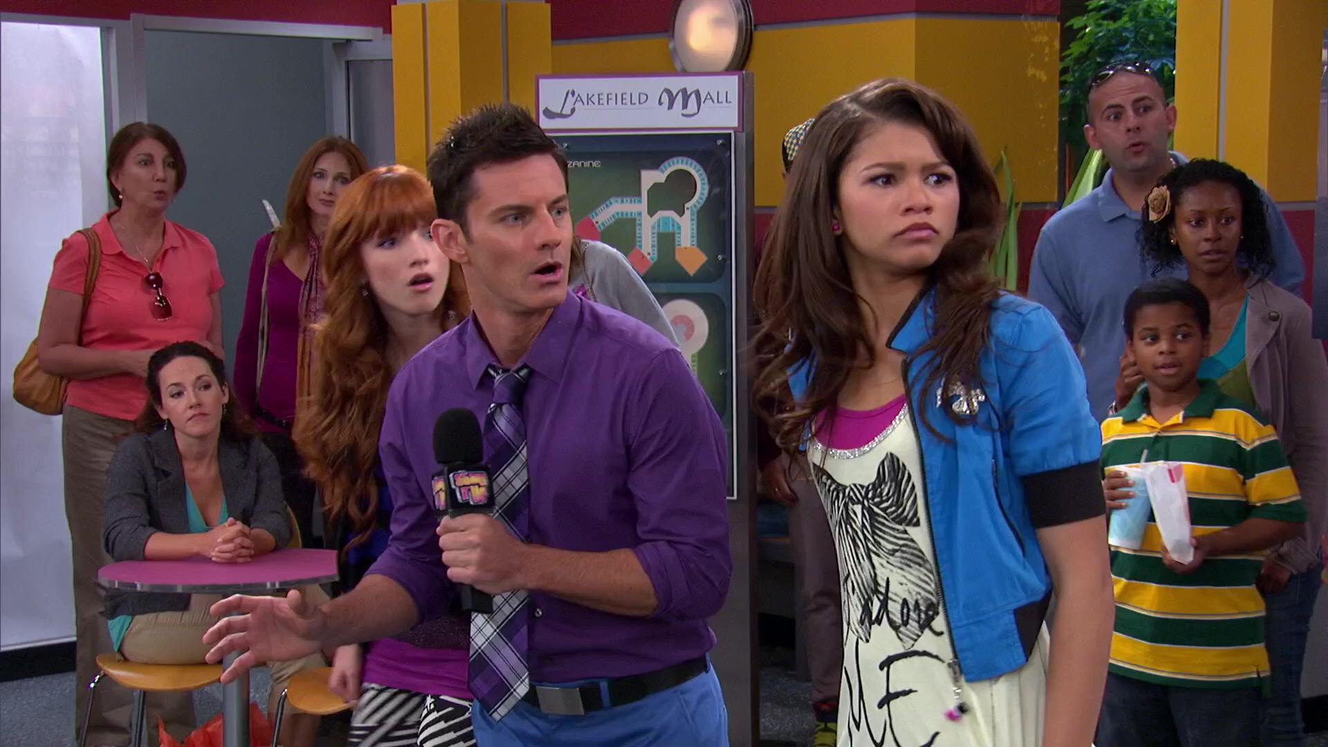 Shake_It_Up_S02E08_Auction_It_Up_1080p_BTD_001829.jpg
