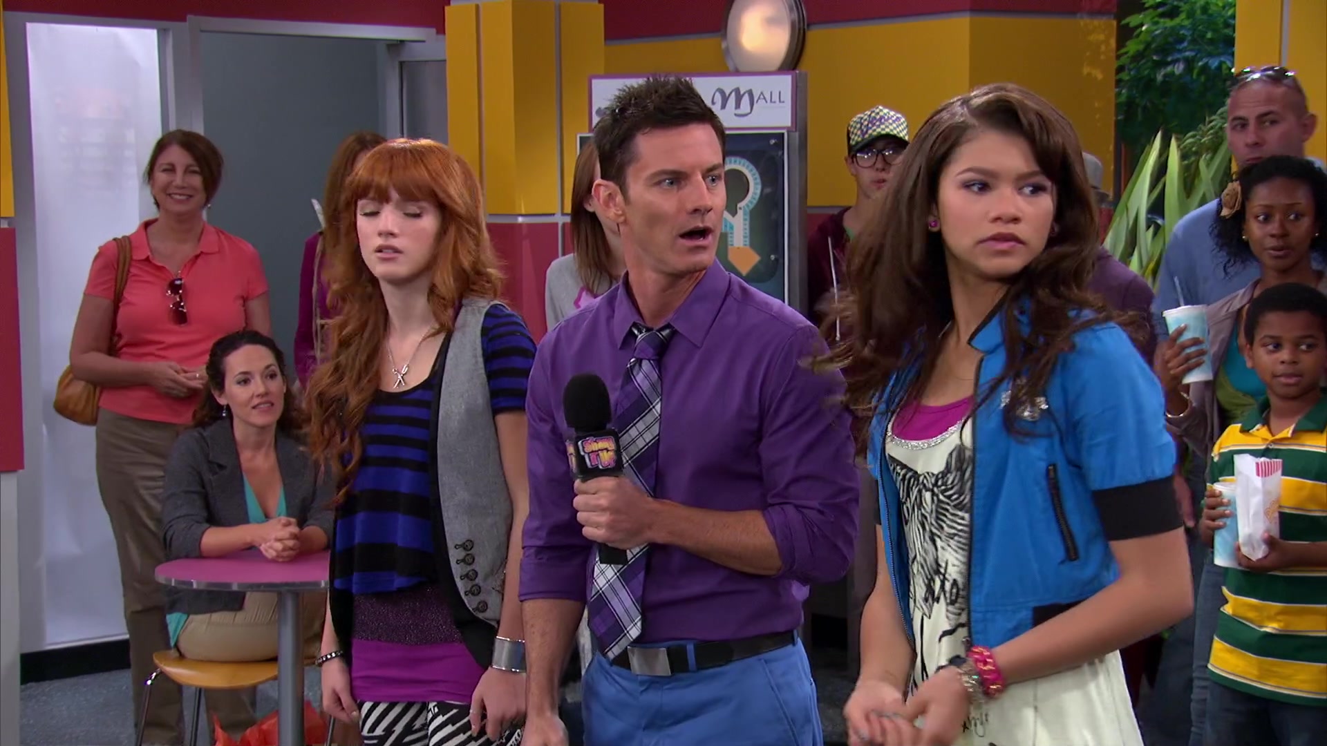 Shake_It_Up_S02E08_Auction_It_Up_1080p_BTD_001847.jpg
