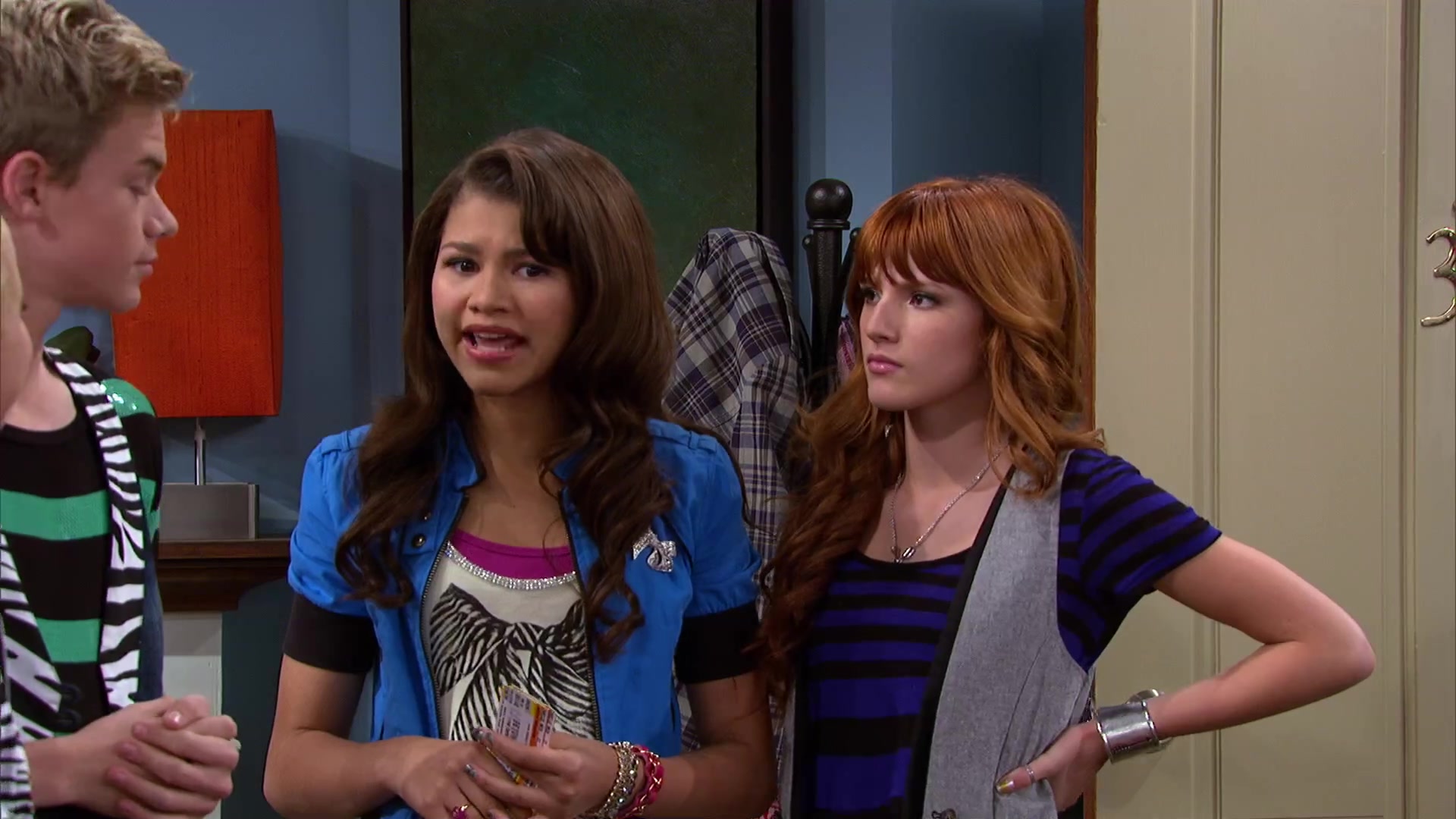 Shake_It_Up_S02E08_Auction_It_Up_1080p_BTD_001994.jpg