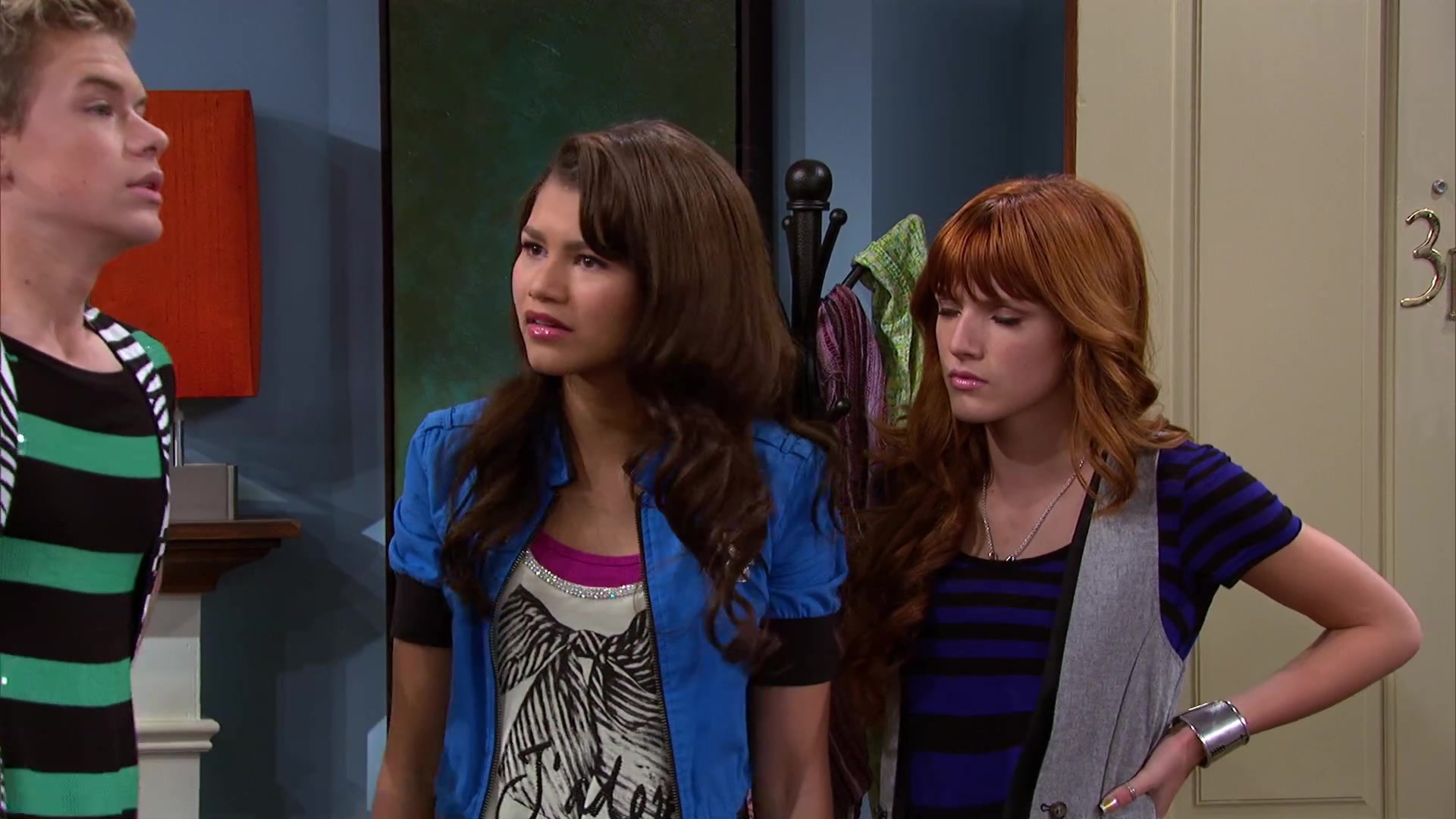 Shake_It_Up_S02E08_Auction_It_Up_1080p_BTD_002004.jpg