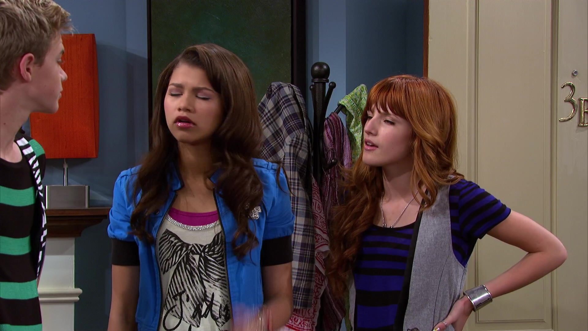 Shake_It_Up_S02E08_Auction_It_Up_1080p_BTD_002014.jpg