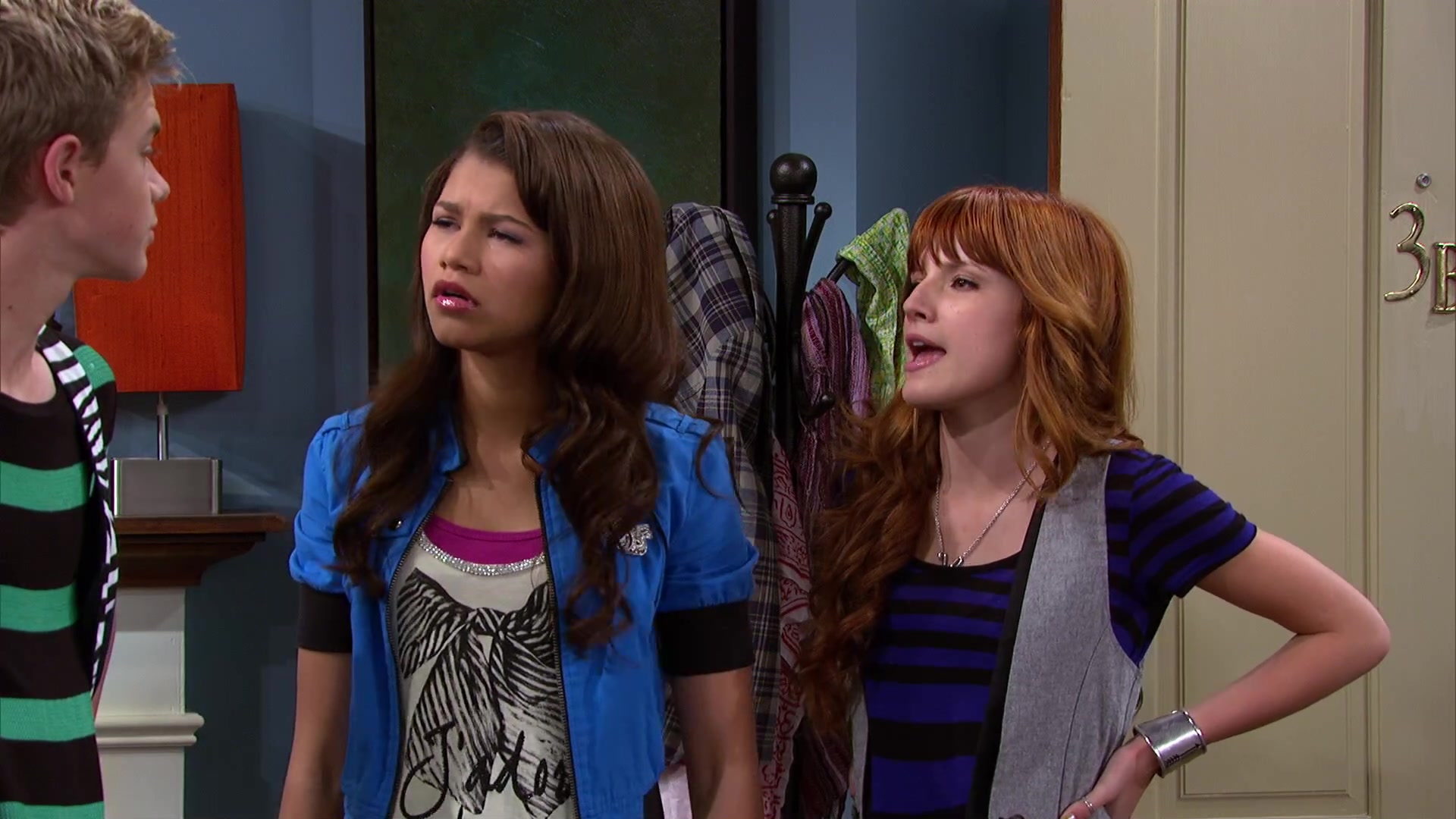 Shake_It_Up_S02E08_Auction_It_Up_1080p_BTD_002015.jpg Shake_It_Up_S02E08_Auction_It_Up_1080p_BTD_002015.jpg