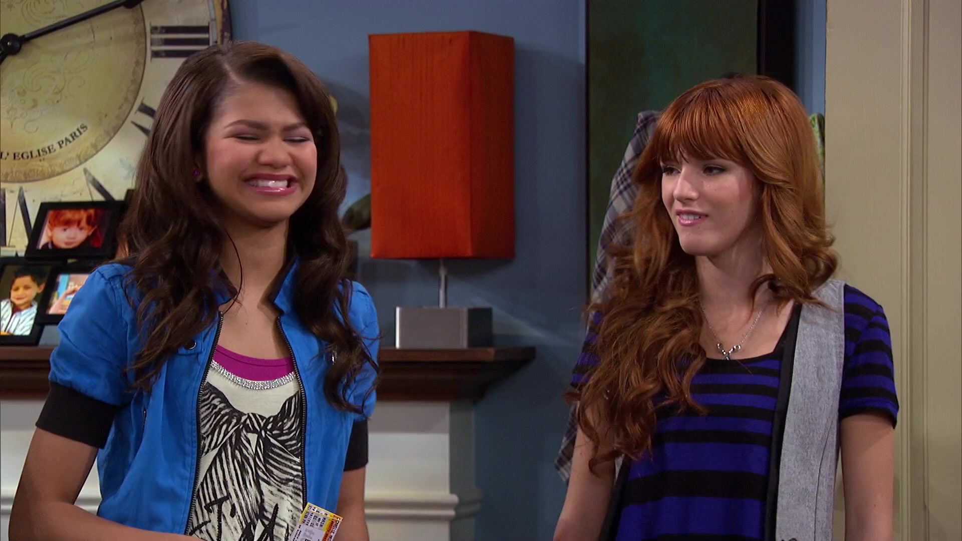 Shake_It_Up_S02E08_Auction_It_Up_1080p_BTD_002087.jpg