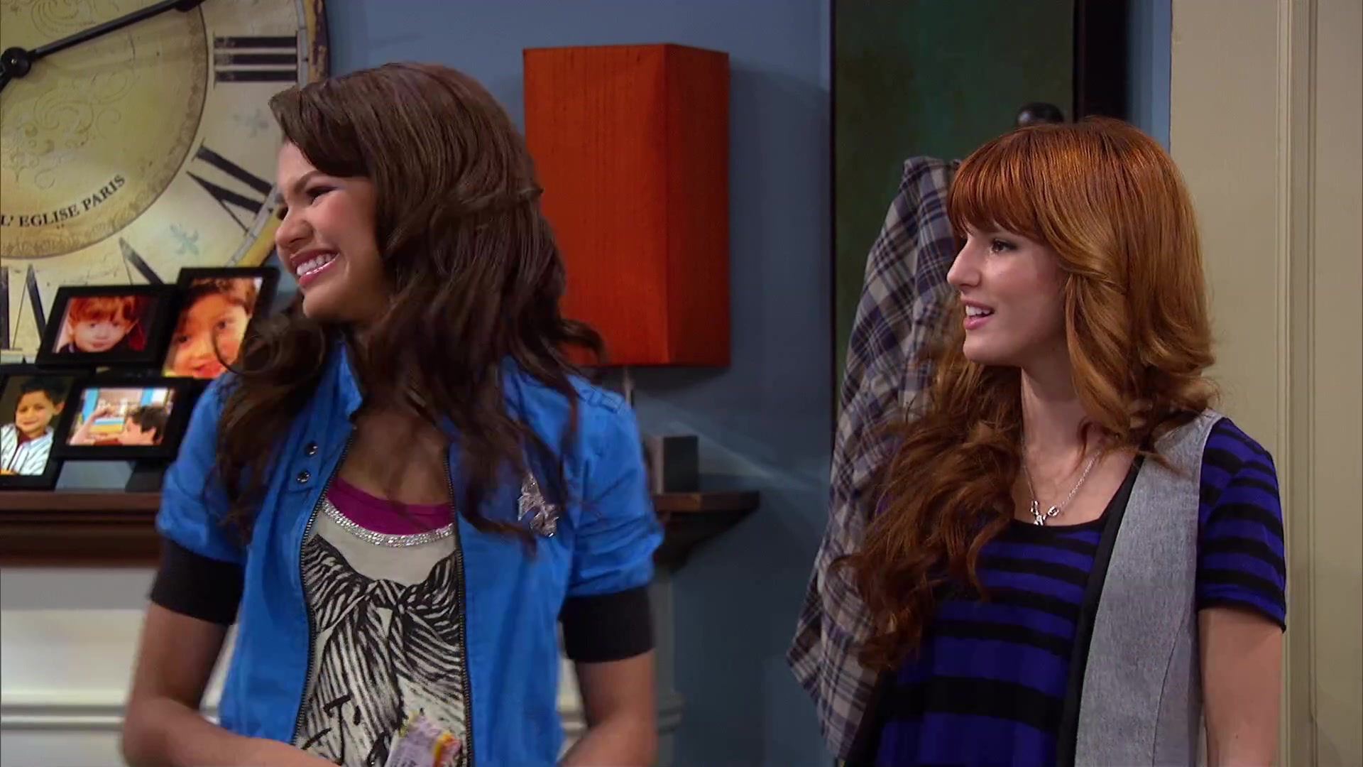 Shake_It_Up_S02E08_Auction_It_Up_1080p_BTD_002088.jpg