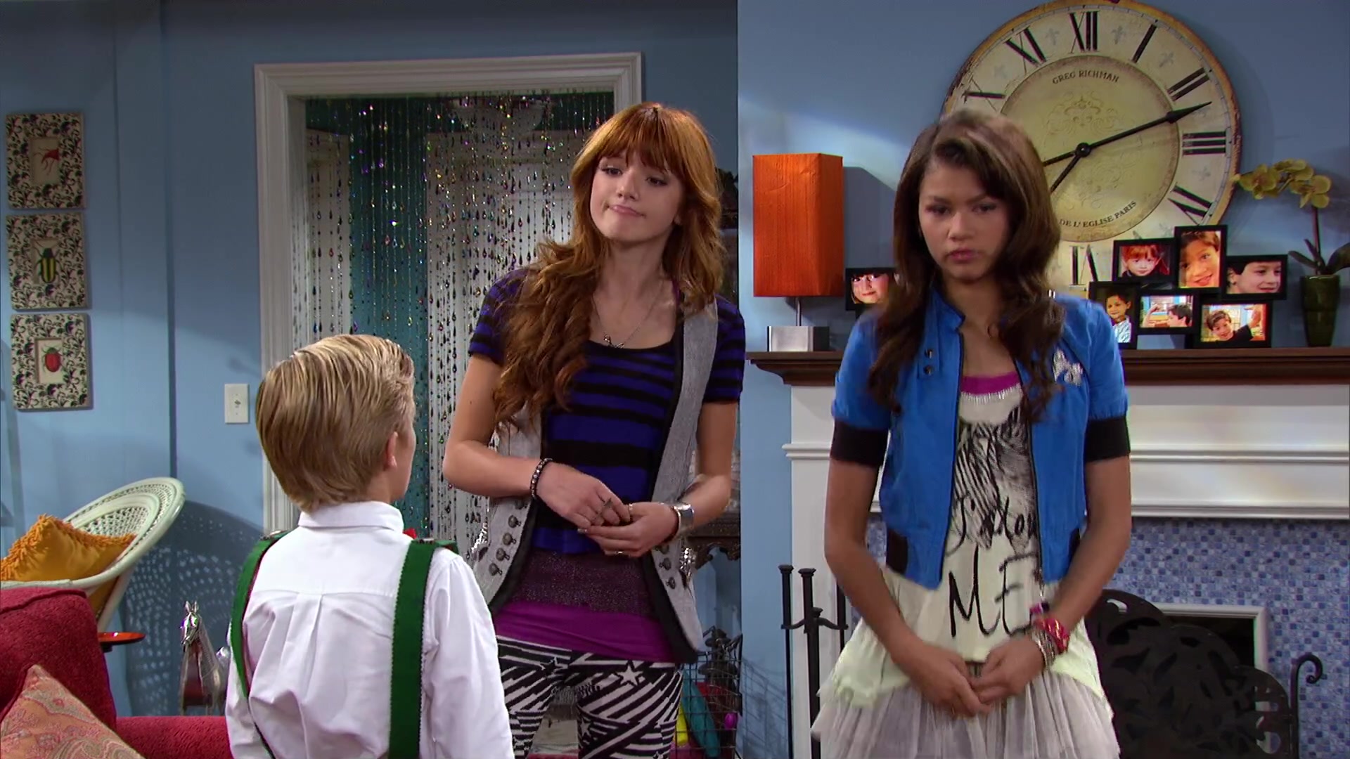 Shake_It_Up_S02E08_Auction_It_Up_1080p_BTD_002157.jpg