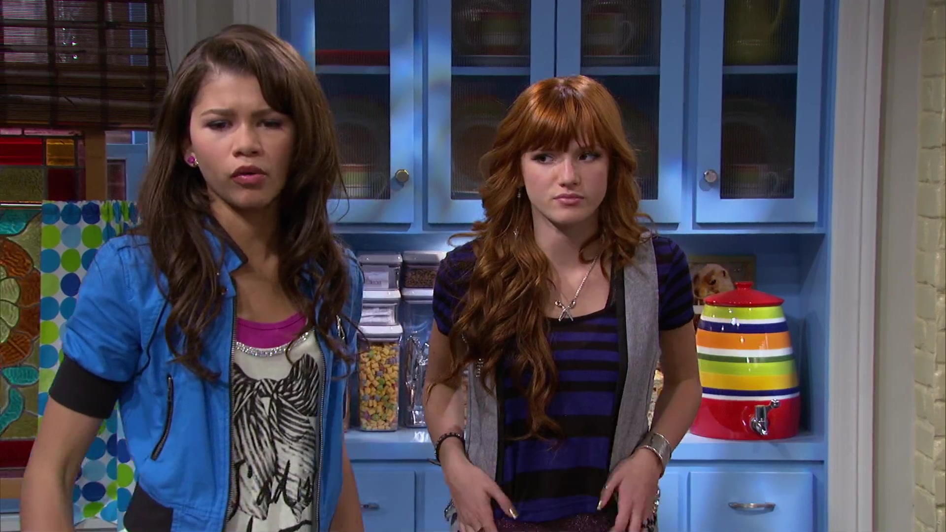 Shake_It_Up_S02E08_Auction_It_Up_1080p_BTD_002404.jpg