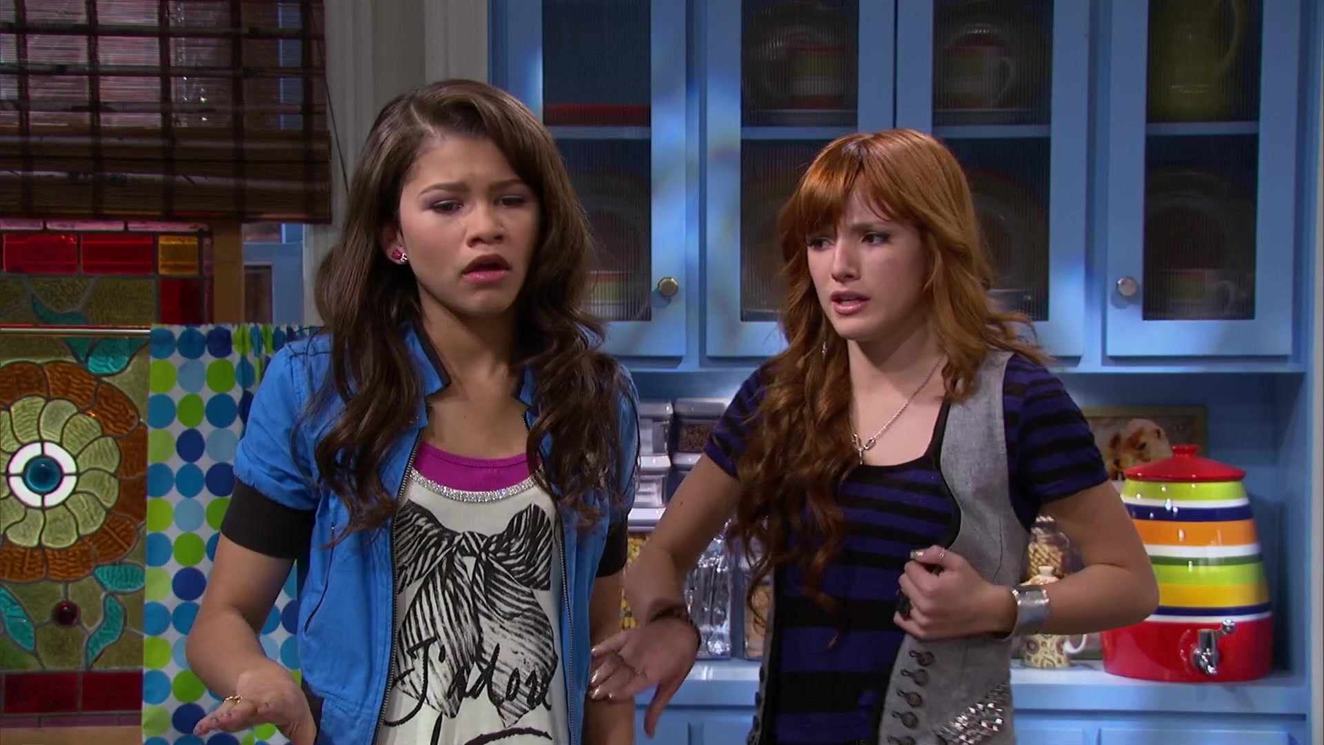Shake_It_Up_S02E08_Auction_It_Up_1080p_BTD_002411.jpg Shake_It_Up_S02E08_Auction_It_Up_1080p_BTD_002411.jpg