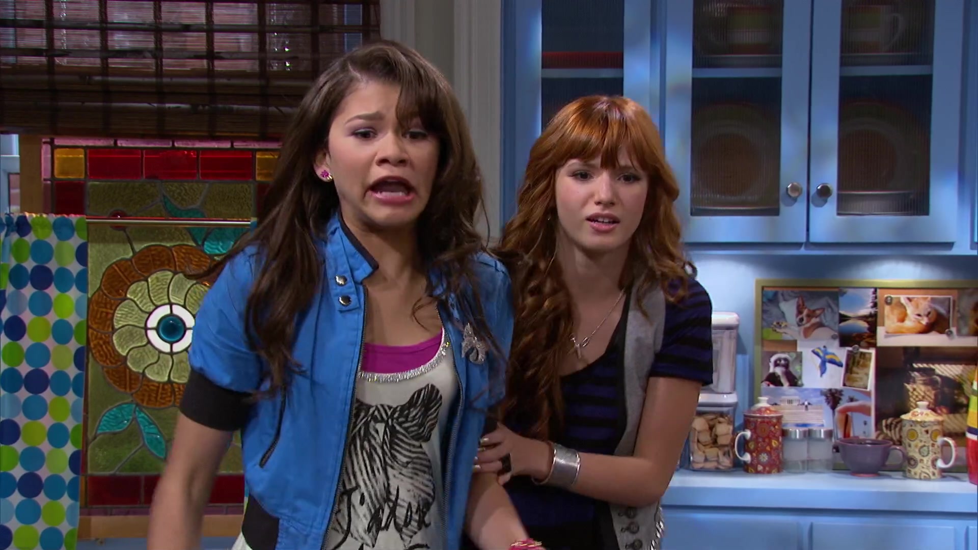 Shake_It_Up_S02E08_Auction_It_Up_1080p_BTD_002433.jpg Shake_It_Up_S02E08_Auction_It_Up_1080p_BTD_002433.jpg