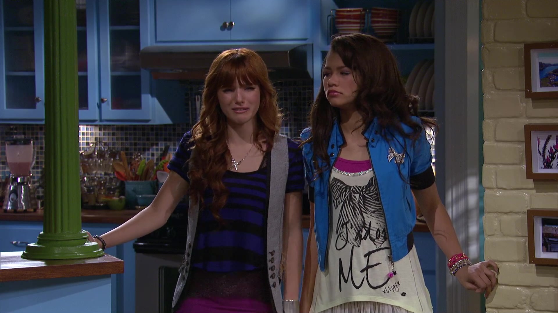 Shake_It_Up_S02E08_Auction_It_Up_1080p_BTD_002458.jpg Shake_It_Up_S02E08_Auction_It_Up_1080p_BTD_002458.jpg