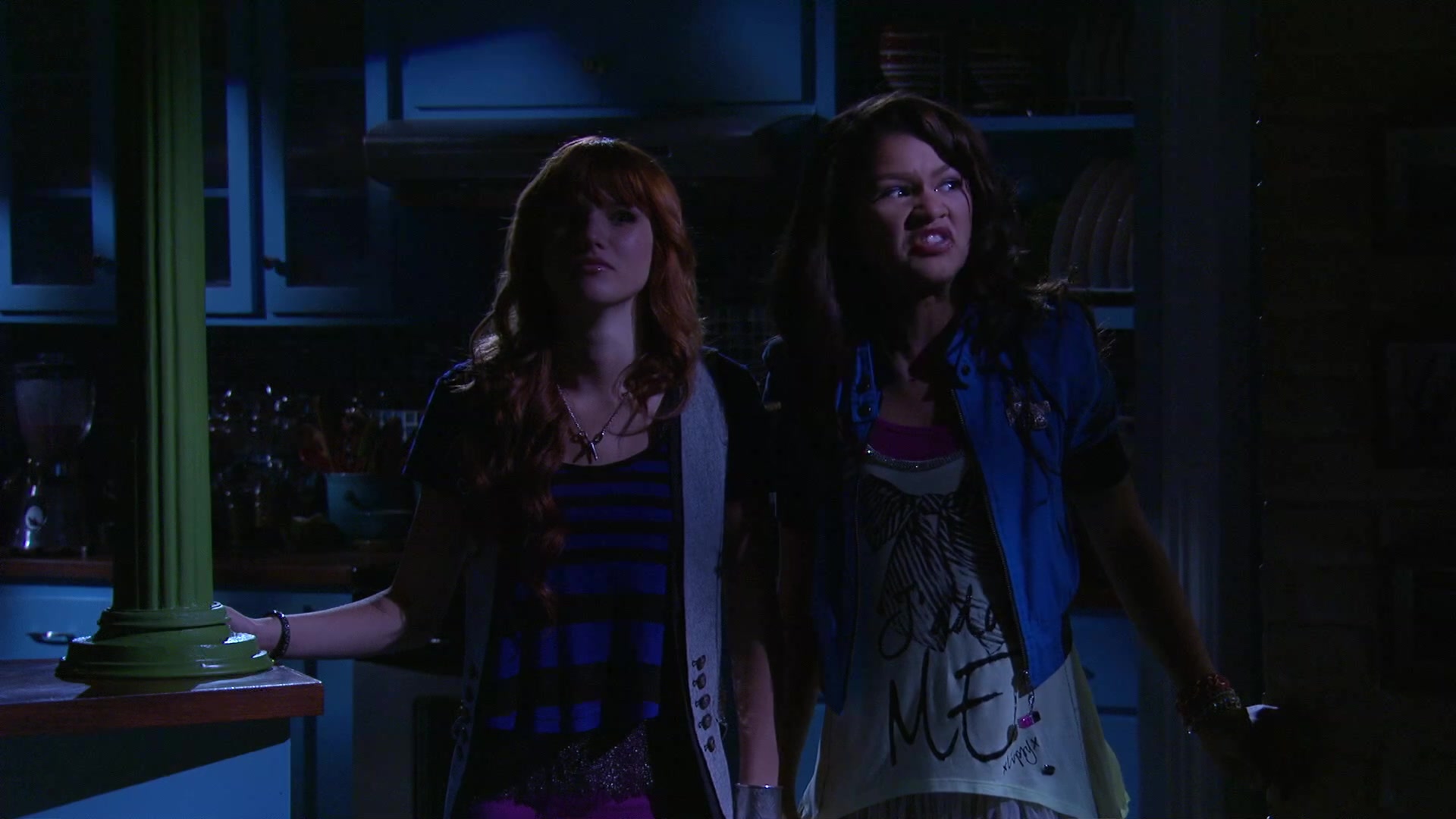 Shake_It_Up_S02E08_Auction_It_Up_1080p_BTD_002470.jpg