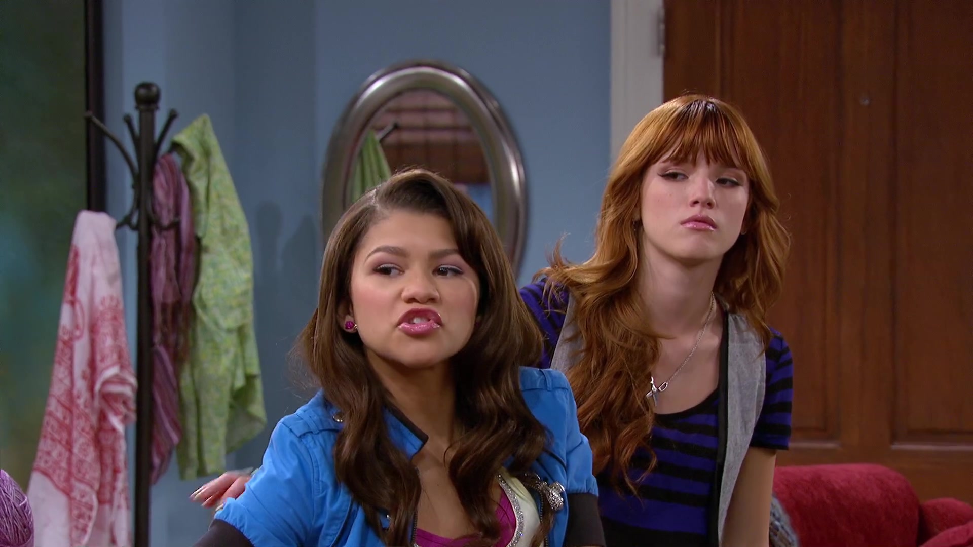 Shake_It_Up_S02E08_Auction_It_Up_1080p_BTD_002681.jpg