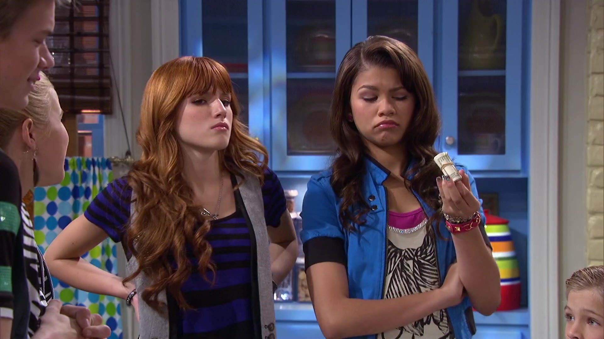 Shake_It_Up_S02E08_Auction_It_Up_1080p_BTD_002845.jpg Shake_It_Up_S02E08_Auction_It_Up_1080p_BTD_002845.jpg