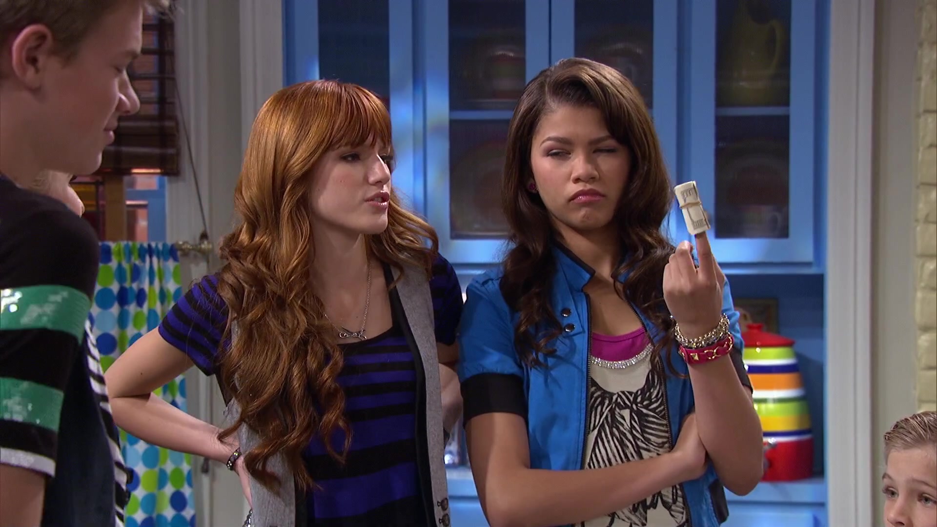 Shake_It_Up_S02E08_Auction_It_Up_1080p_BTD_002848.jpg Shake_It_Up_S02E08_Auction_It_Up_1080p_BTD_002848.jpg