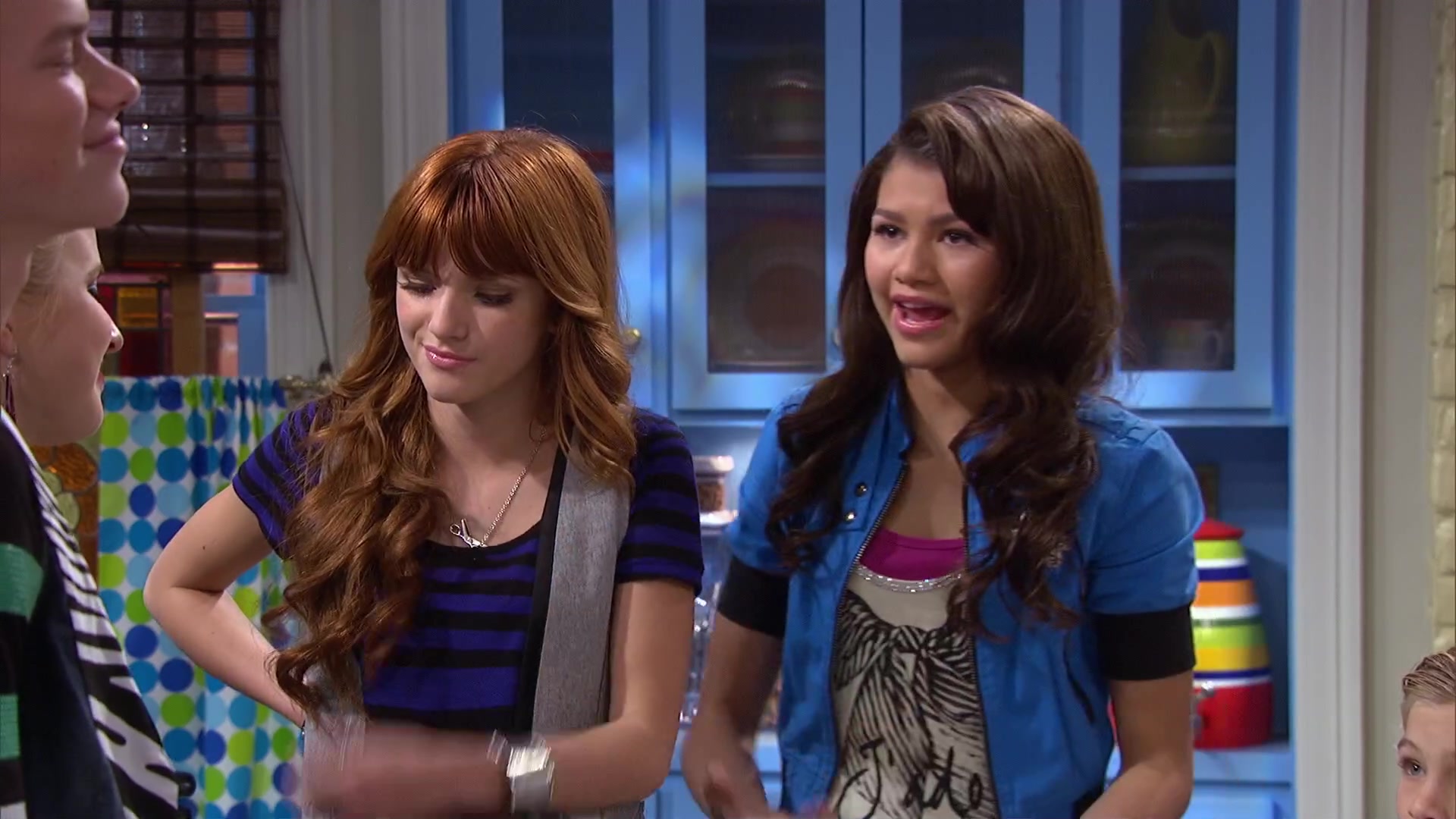 Shake_It_Up_S02E08_Auction_It_Up_1080p_BTD_002861.jpg