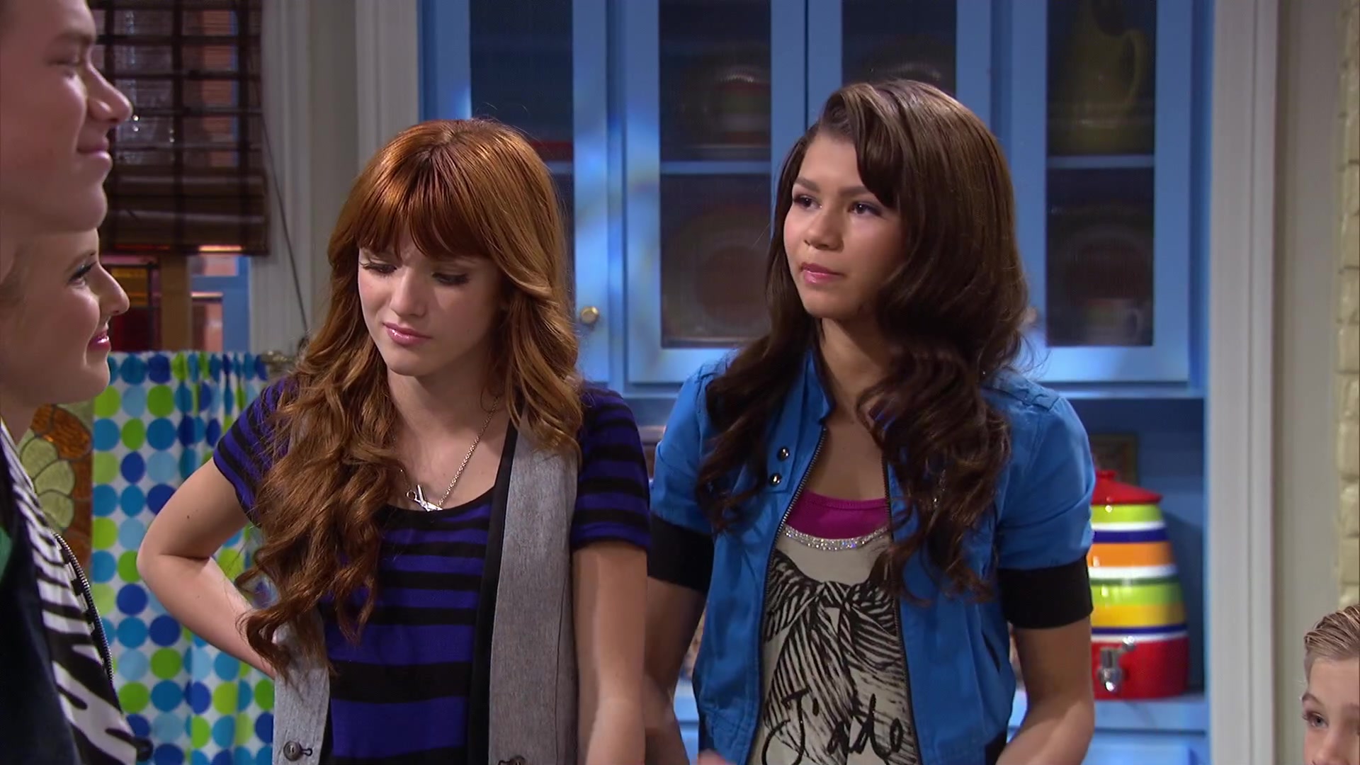 Shake_It_Up_S02E08_Auction_It_Up_1080p_BTD_002862.jpg Shake_It_Up_S02E08_Auction_It_Up_1080p_BTD_002862.jpg