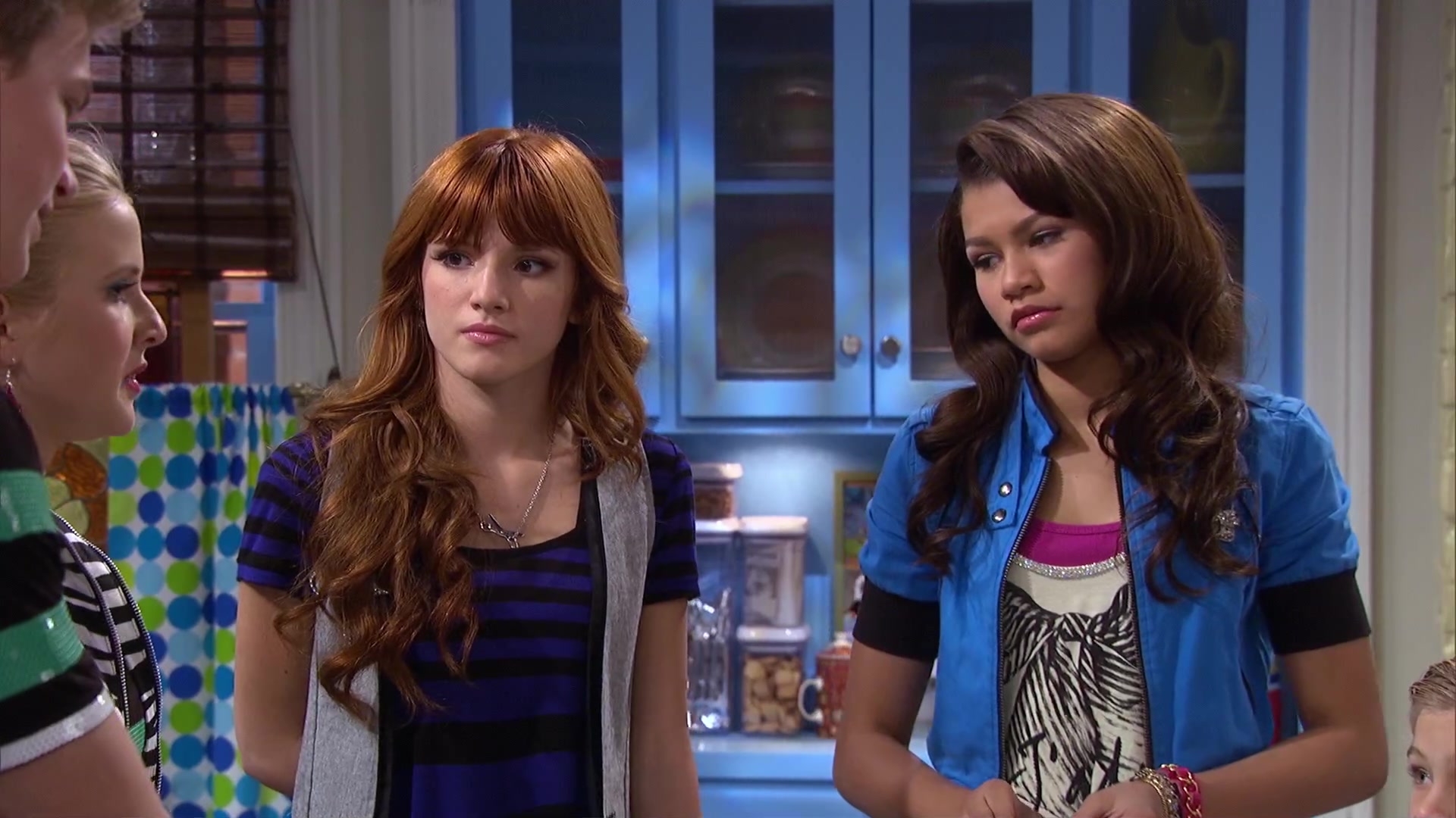 Shake_It_Up_S02E08_Auction_It_Up_1080p_BTD_002882.jpg