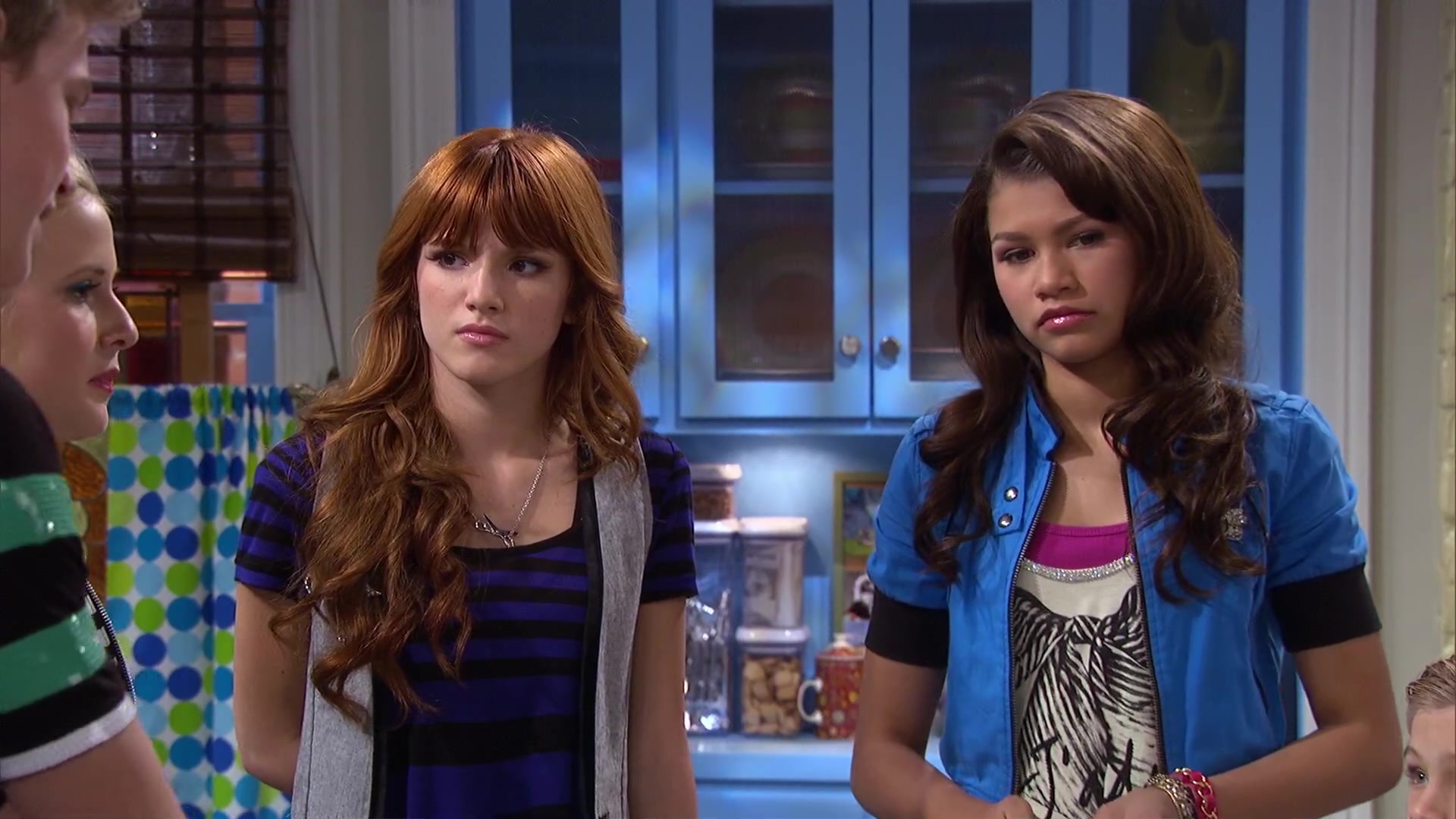 Shake_It_Up_S02E08_Auction_It_Up_1080p_BTD_002883.jpg